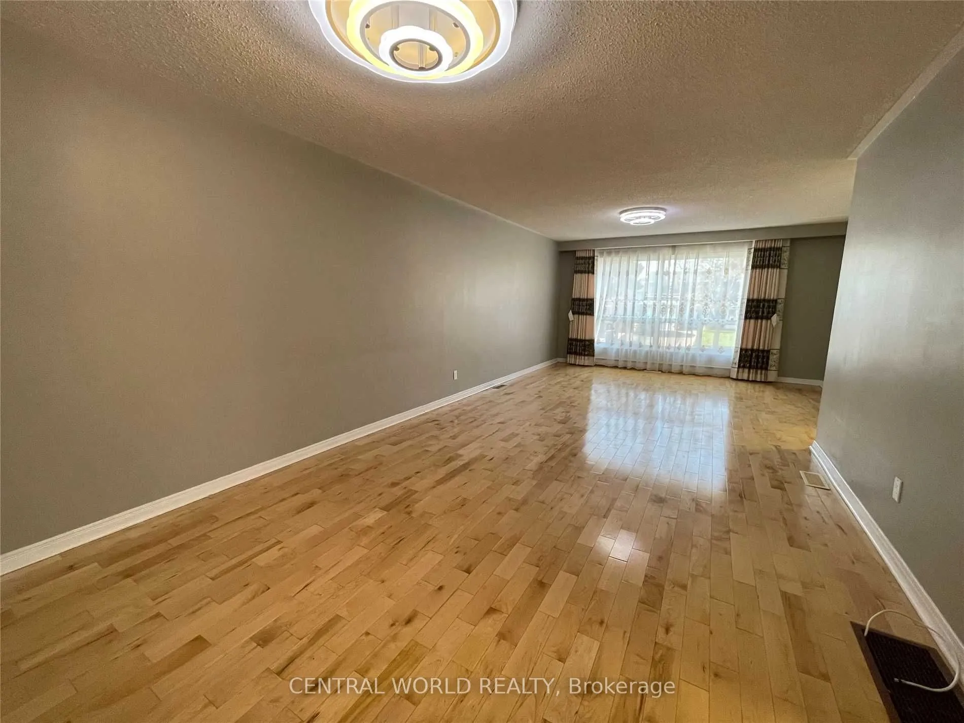 122 Chipwood Crescent, #Upper