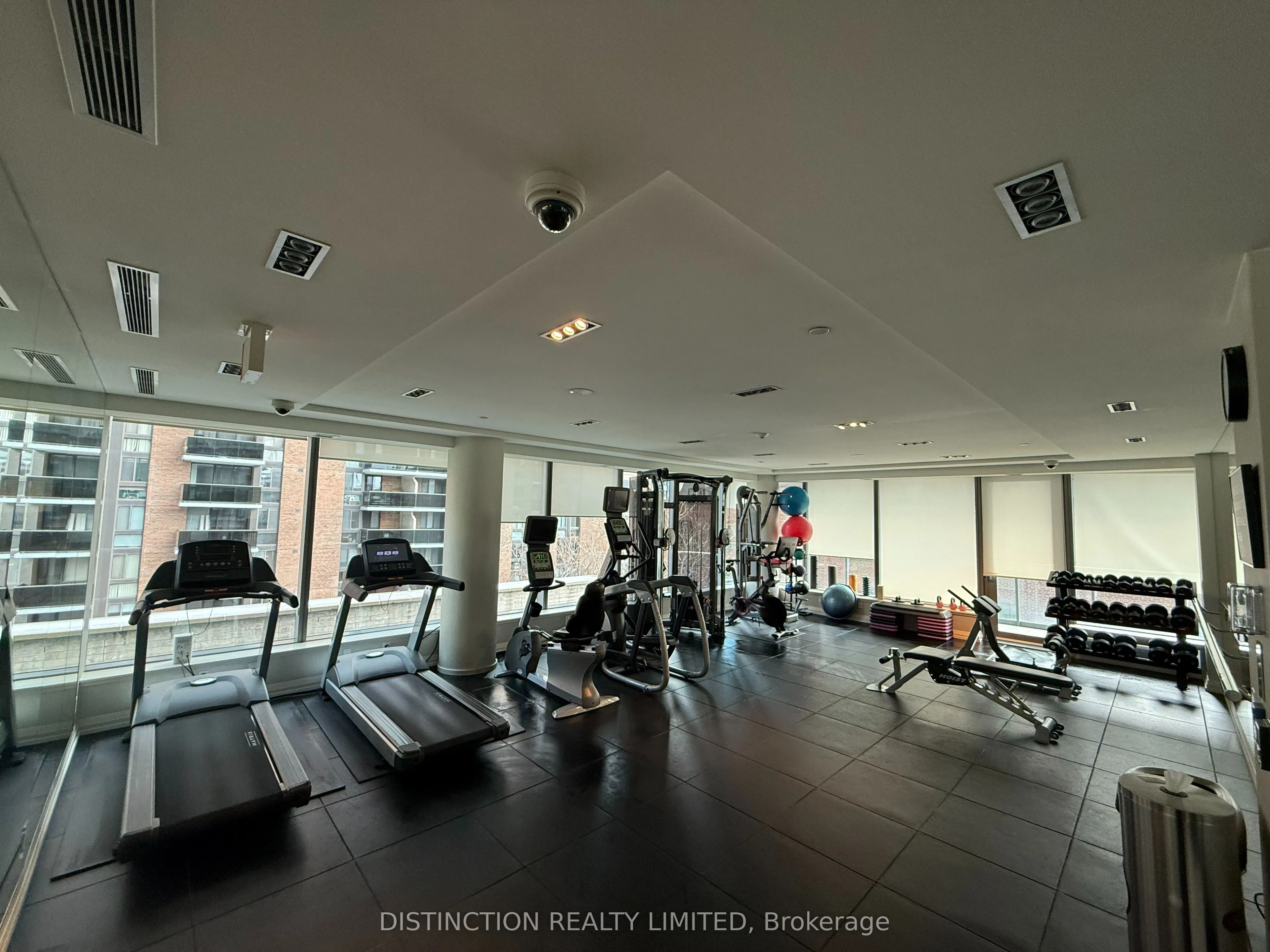 77 Charles Street W, #1603