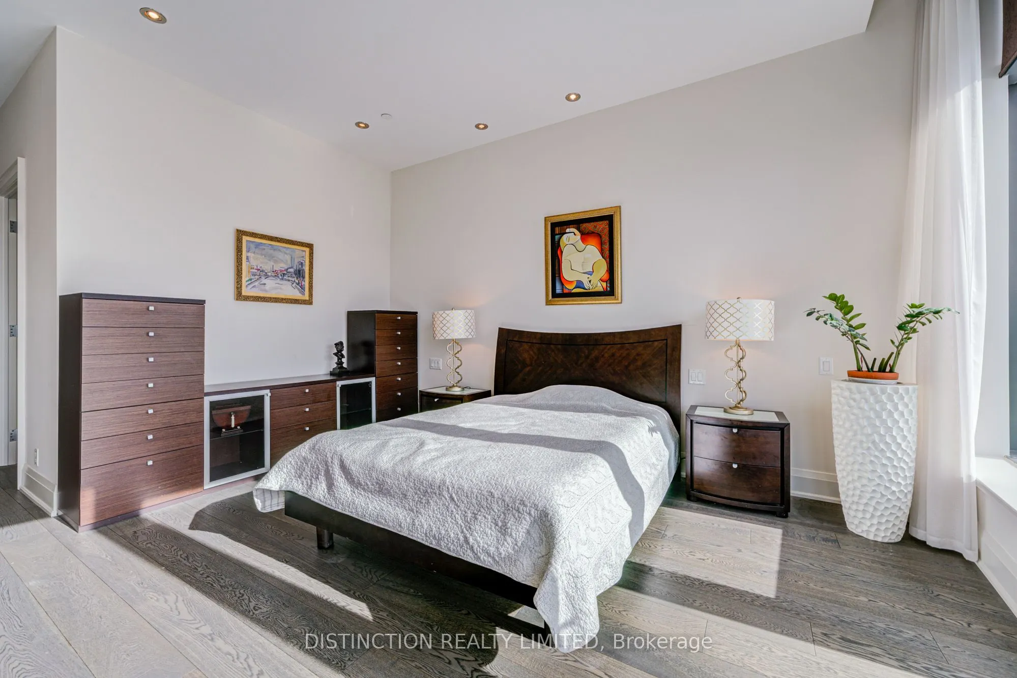 77 Charles Street W, #1603