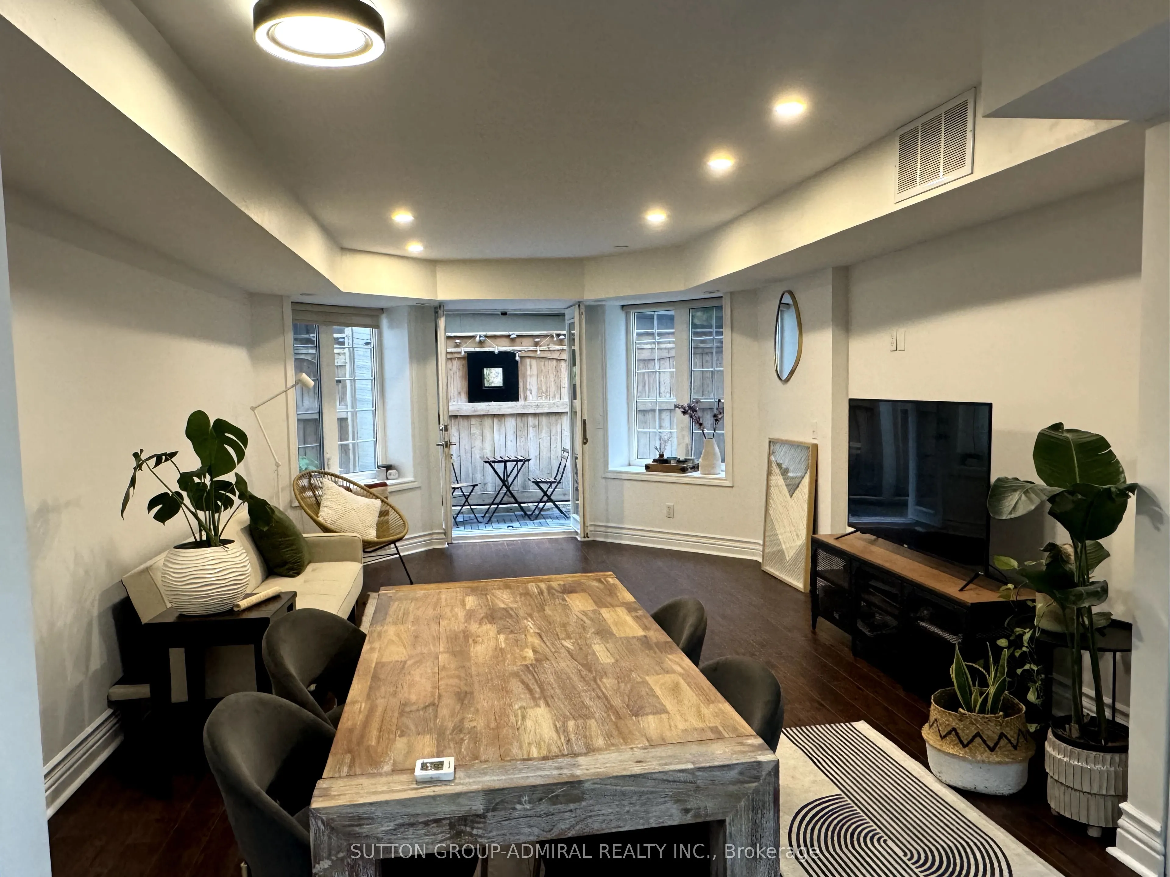539 Jarvis Street, #M3