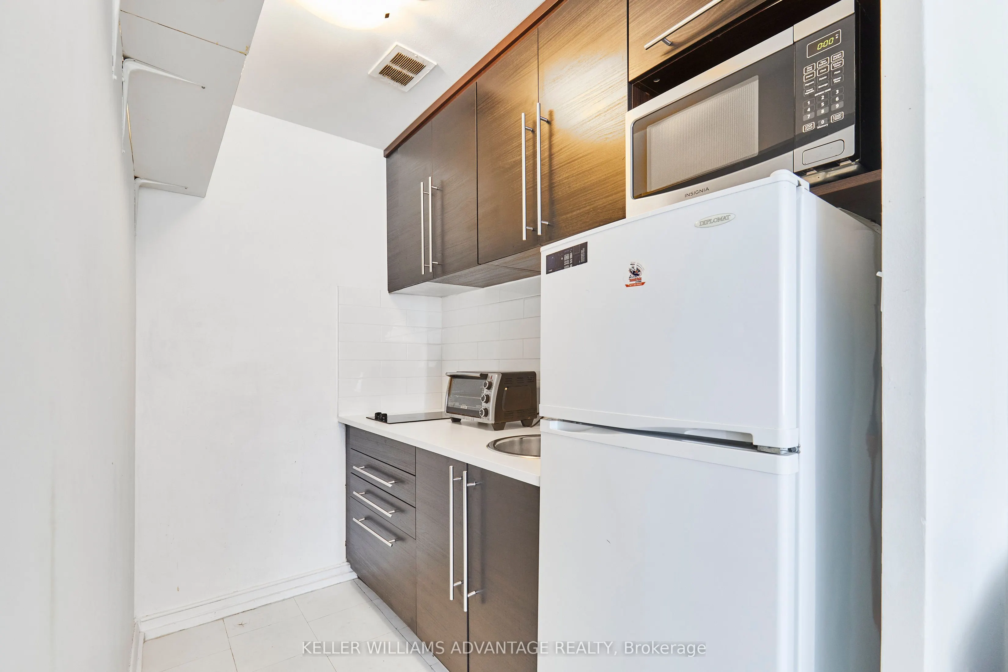 1901 Bayview Avenue, #405