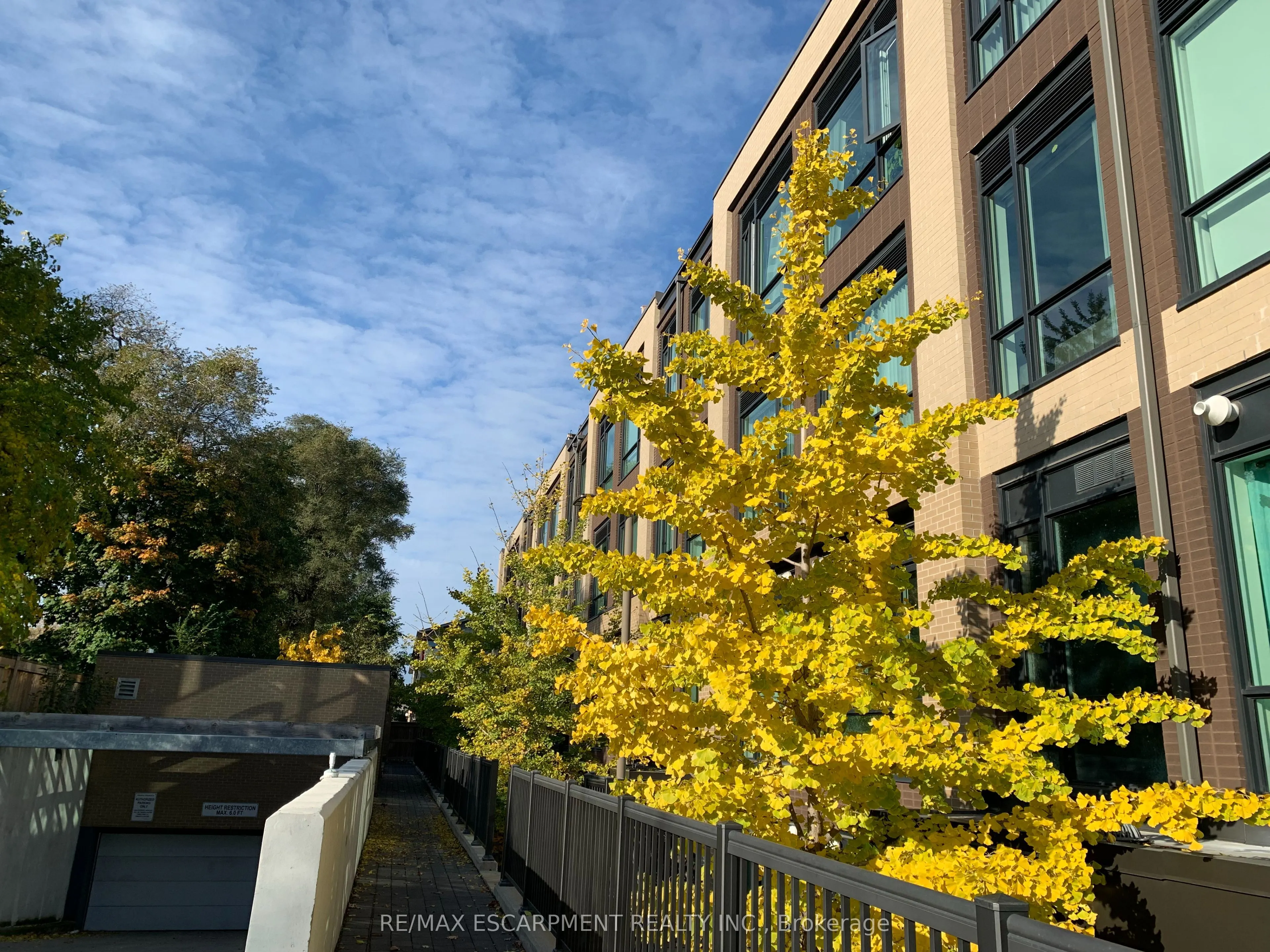 639 Lawrence Avenue W, #323