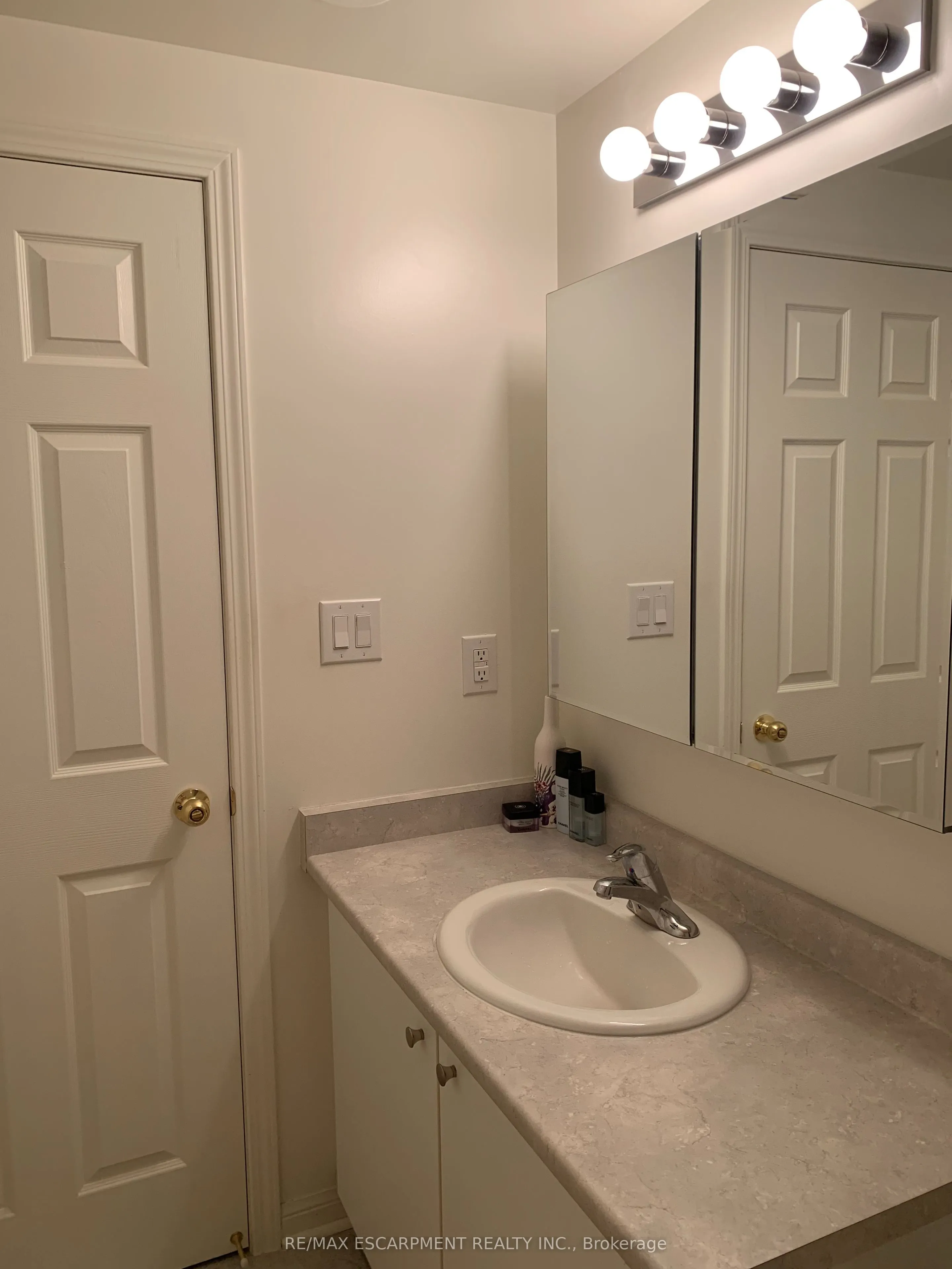 639 Lawrence Avenue W, #323