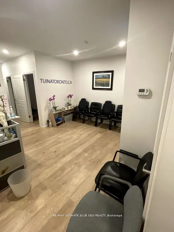 116 Dundas Street W, #2nd & 3rd Floor