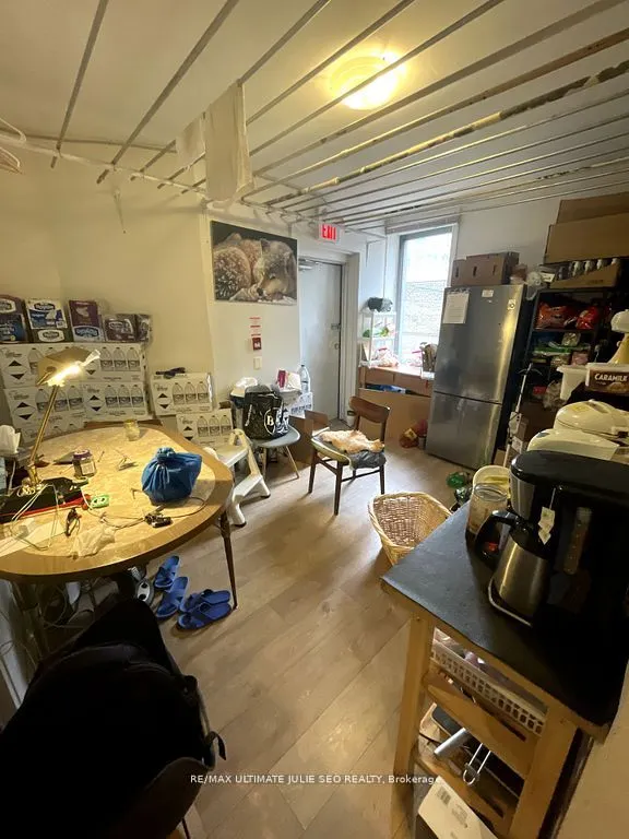116 Dundas Street W, #2nd & 3rd Floor