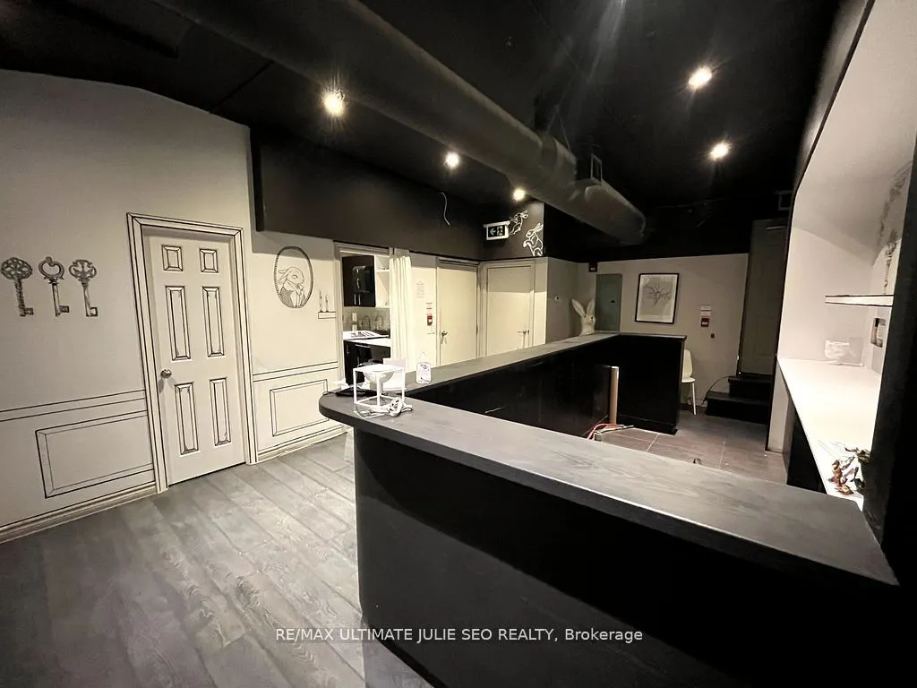116 Dundas Street W, #2nd & 3rd Floor