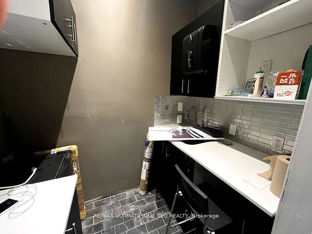116 Dundas Street W, #2nd & 3rd Floor