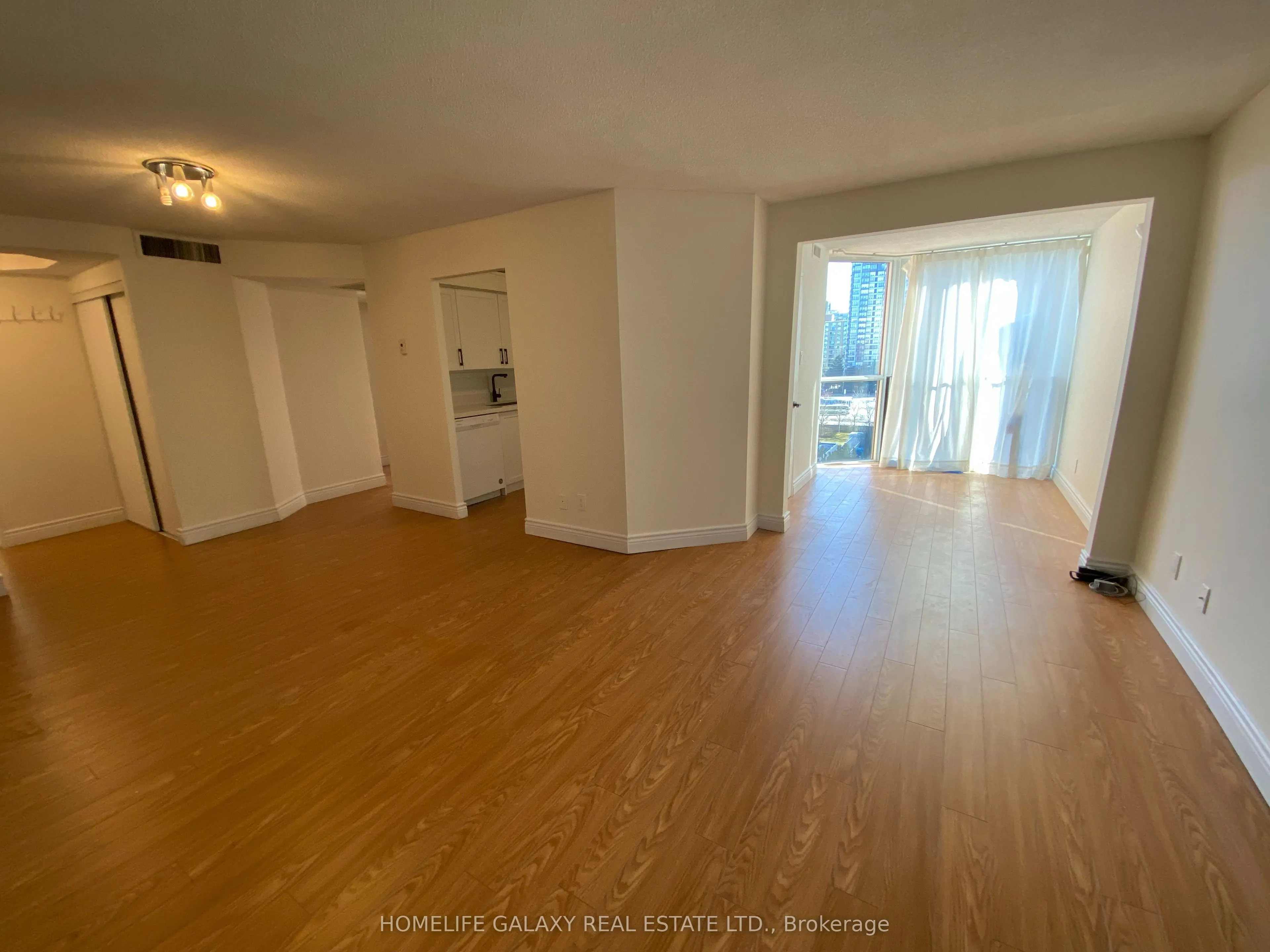 5795 Yonge Street, #909