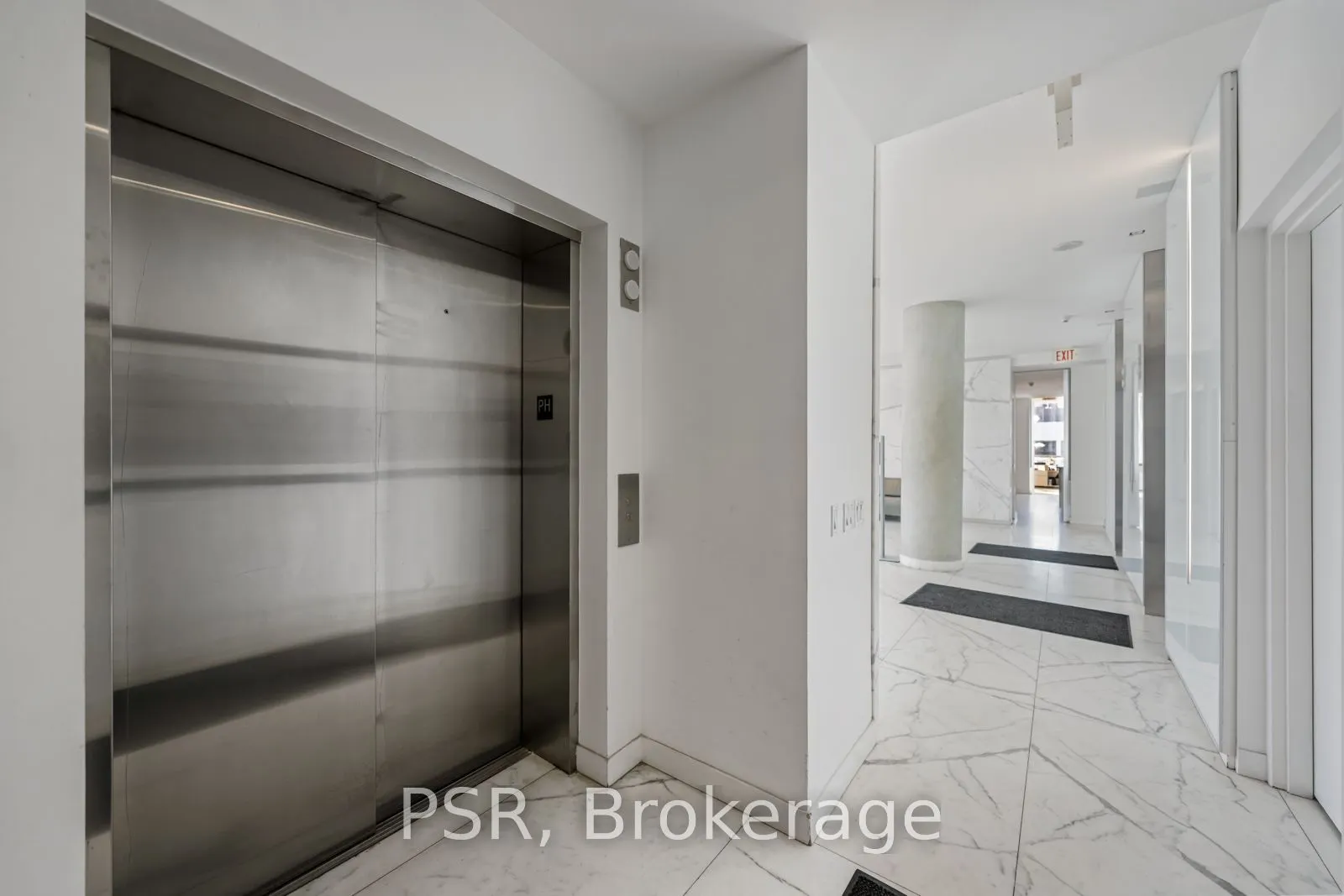 552 Wellington Street W, #1501