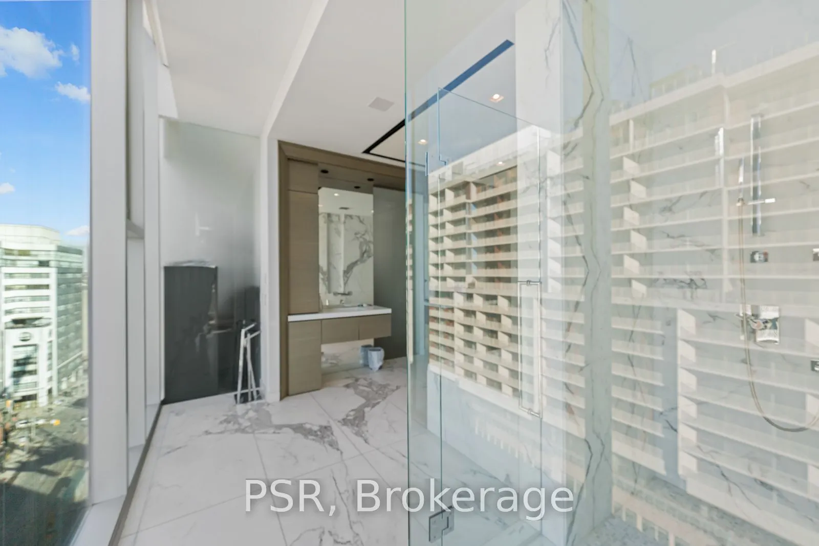 552 Wellington Street W, #1501