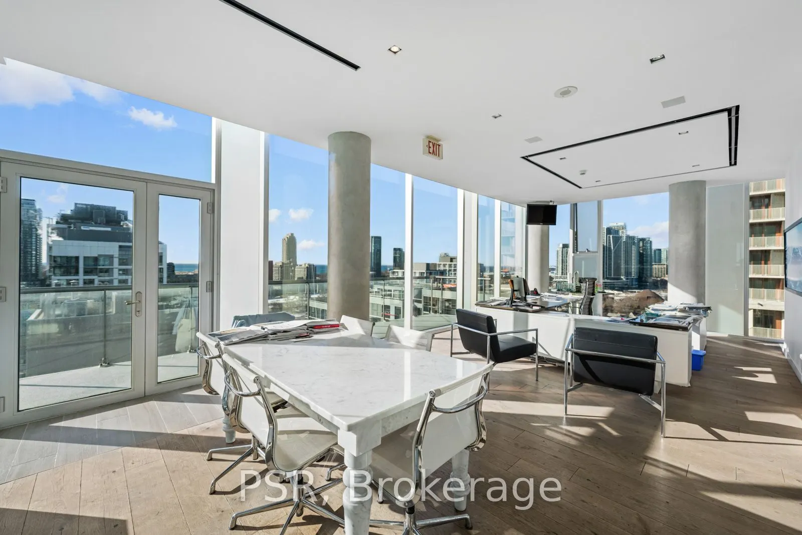 552 Wellington Street W, #1501