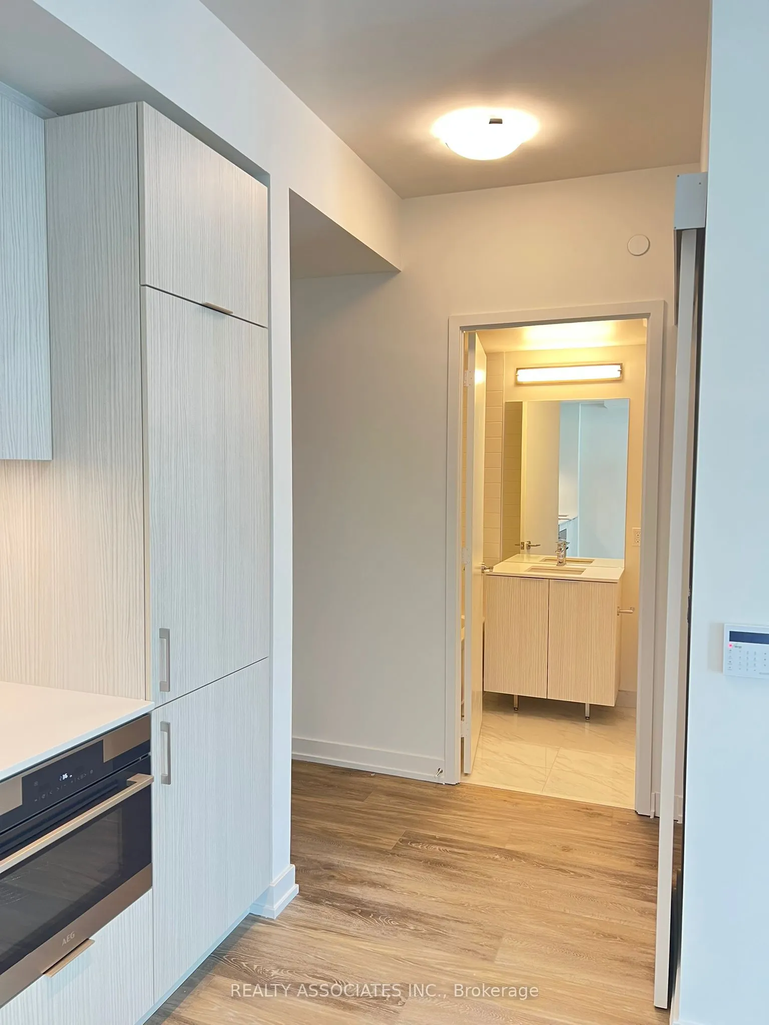158 Front Street E, #1816