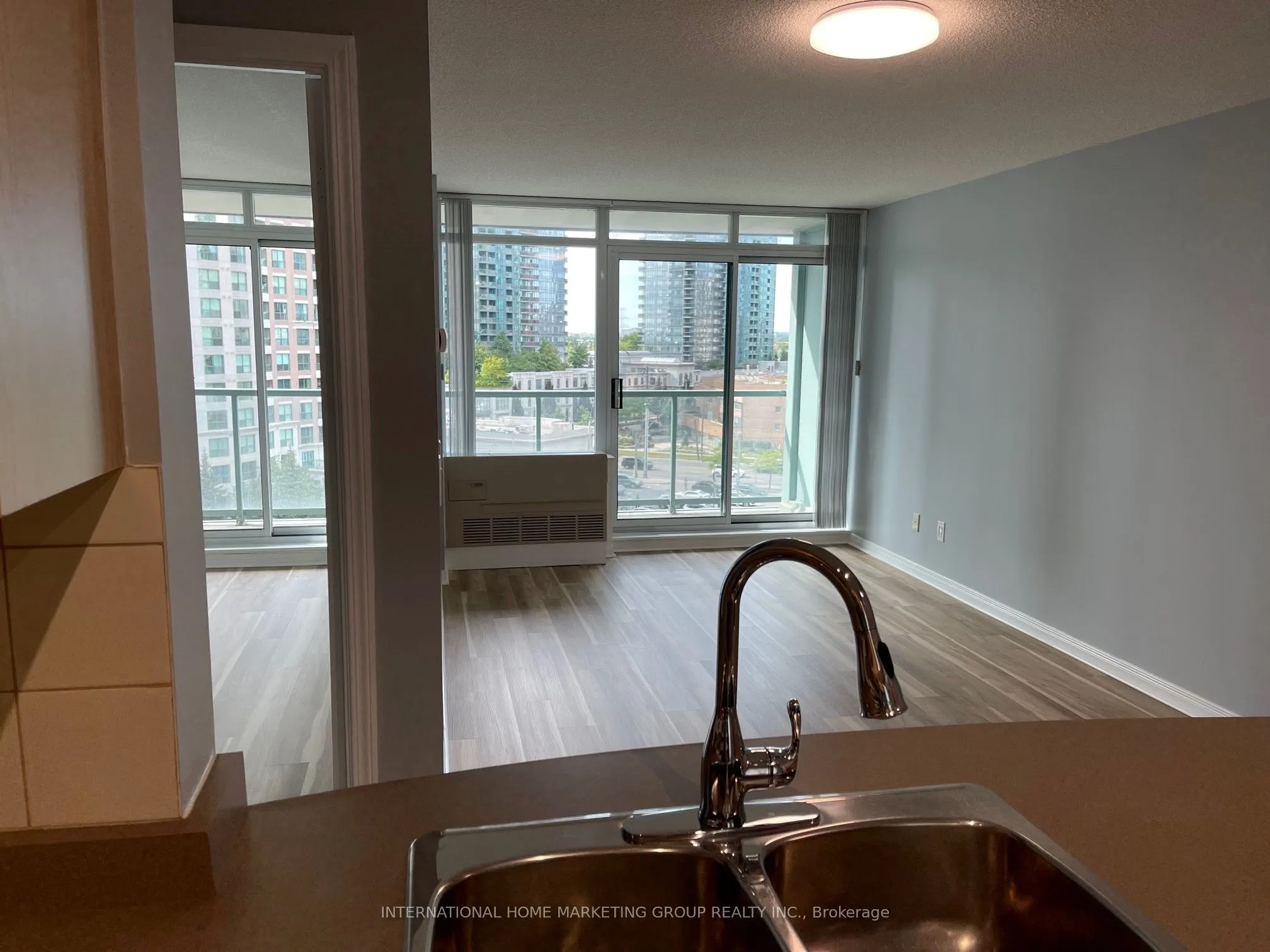 5508 Yonge Street, #707