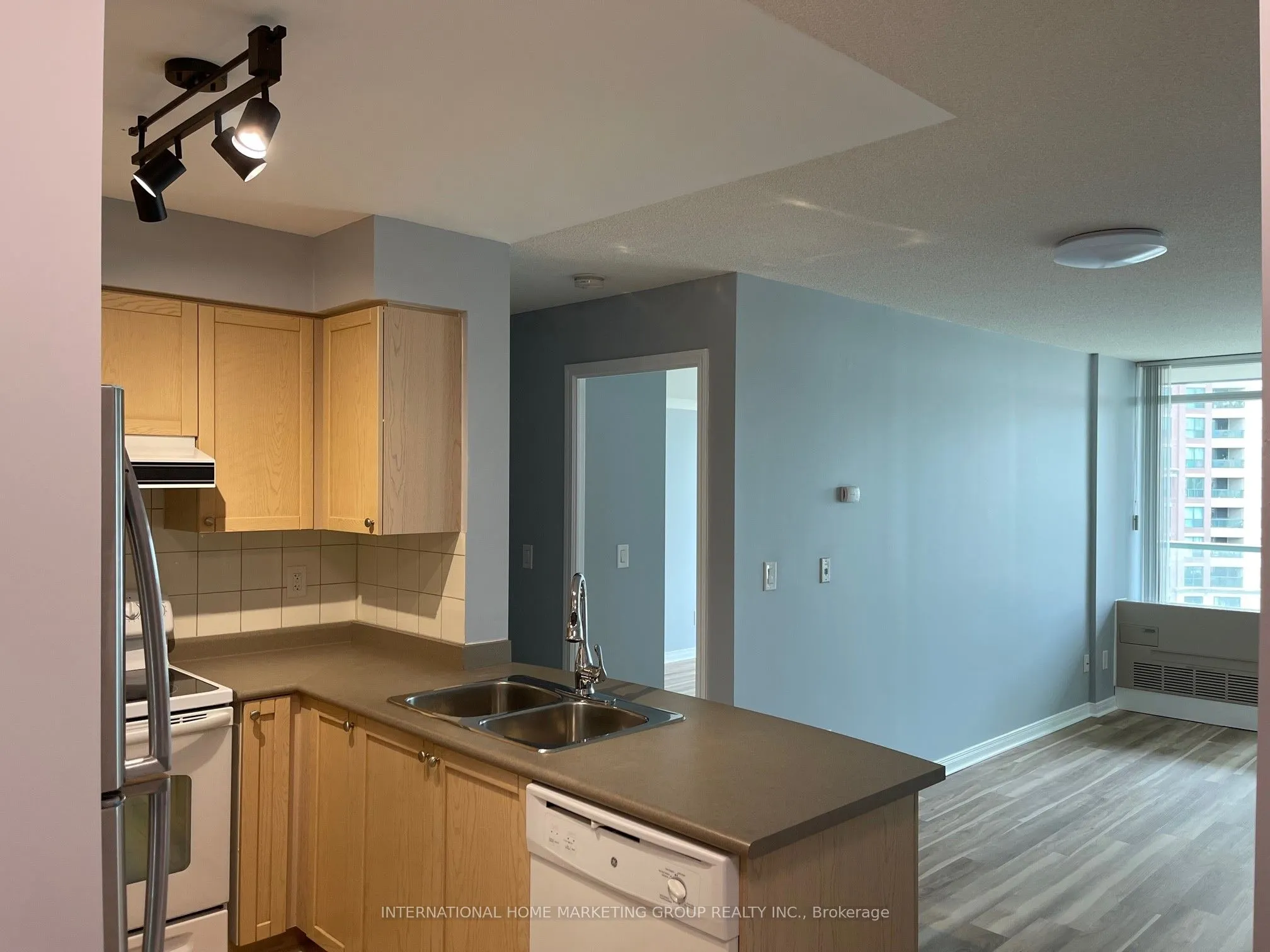 5508 Yonge Street, #707
