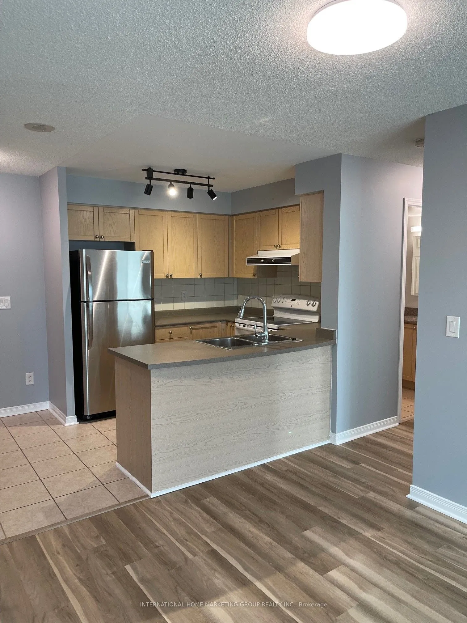 5508 Yonge Street, #707