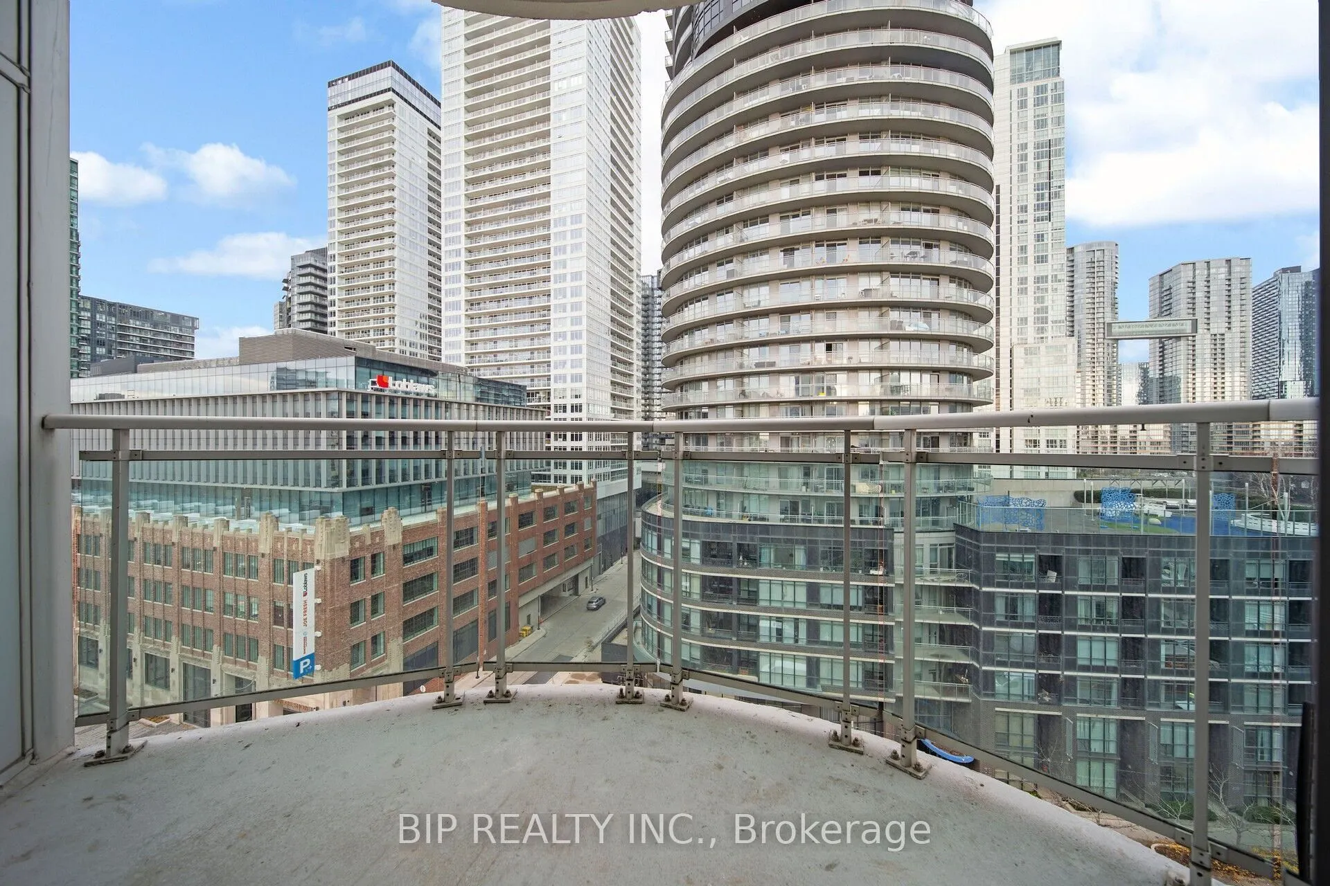 600 Queens Quay W, #SPH16