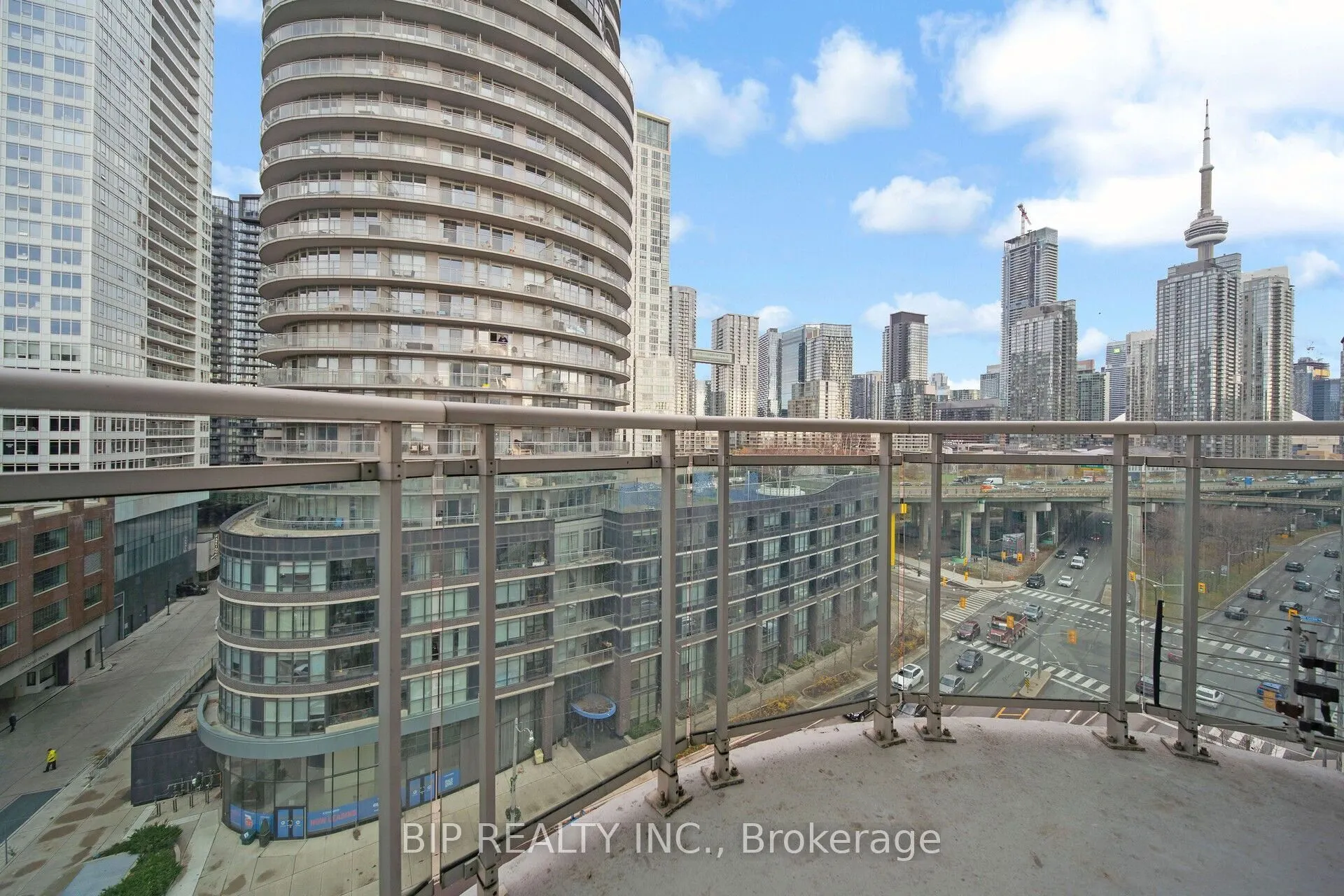 600 Queens Quay W, #SPH16