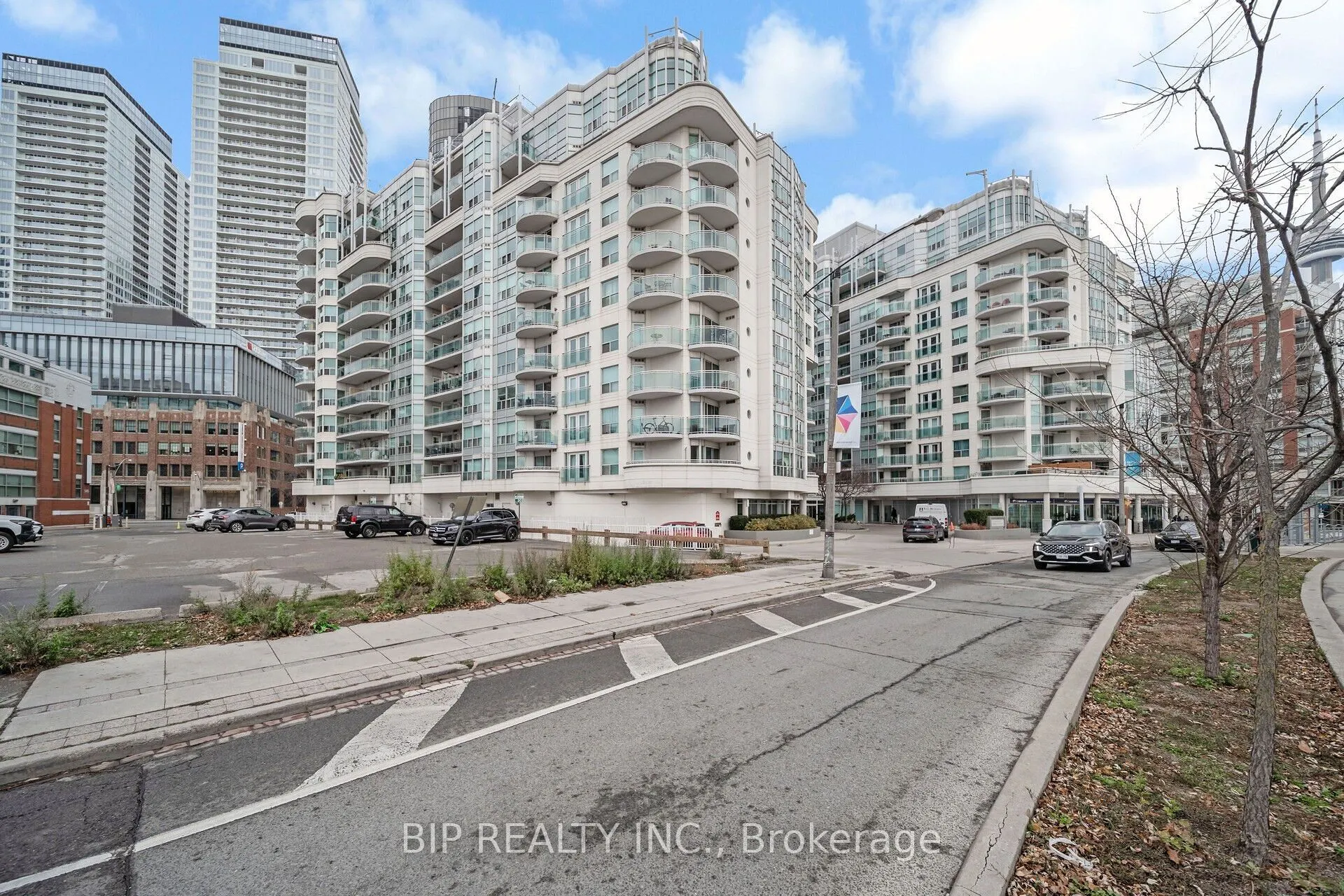600 Queens Quay W, #SPH16