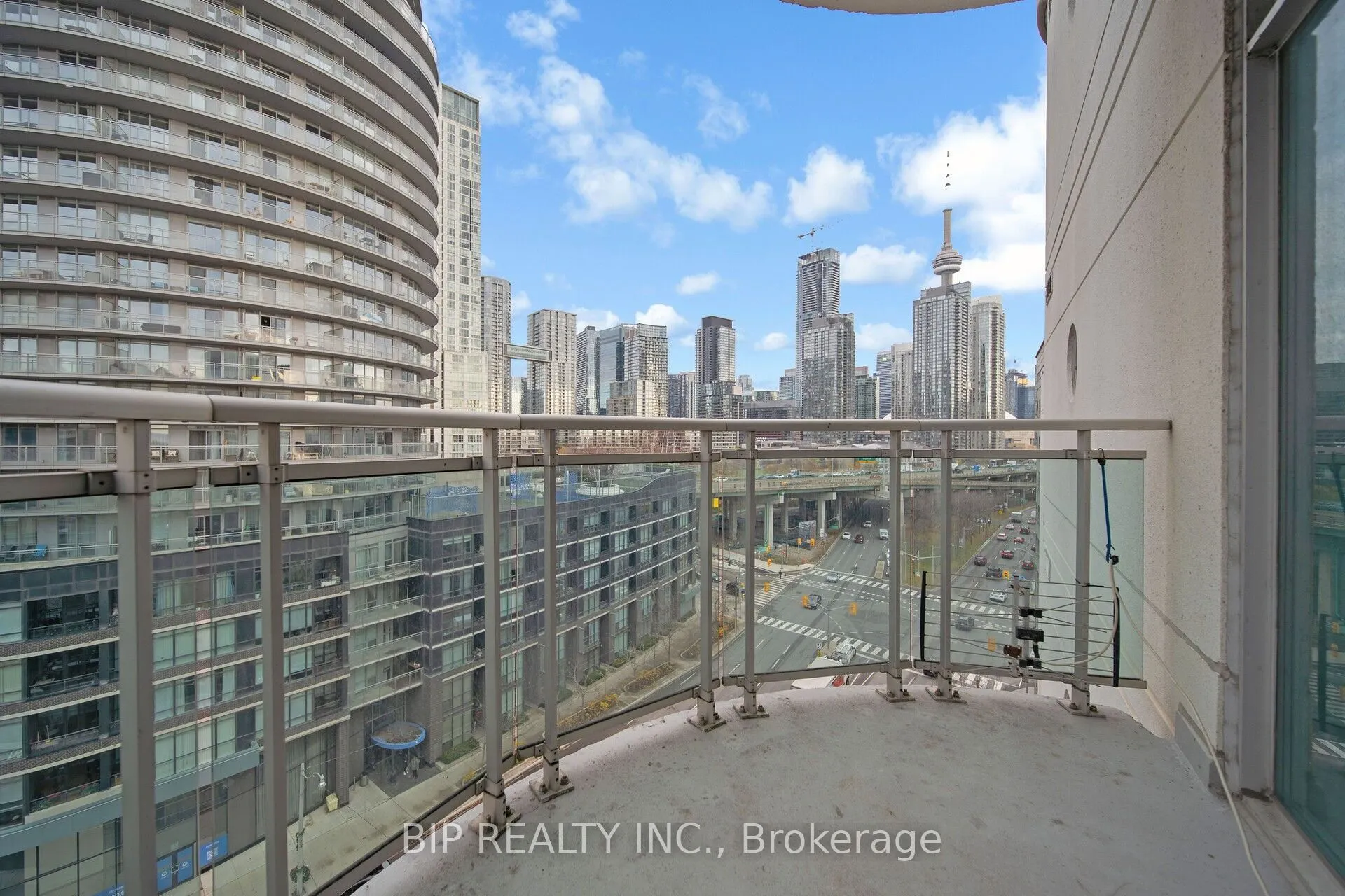 600 Queens Quay W, #SPH16