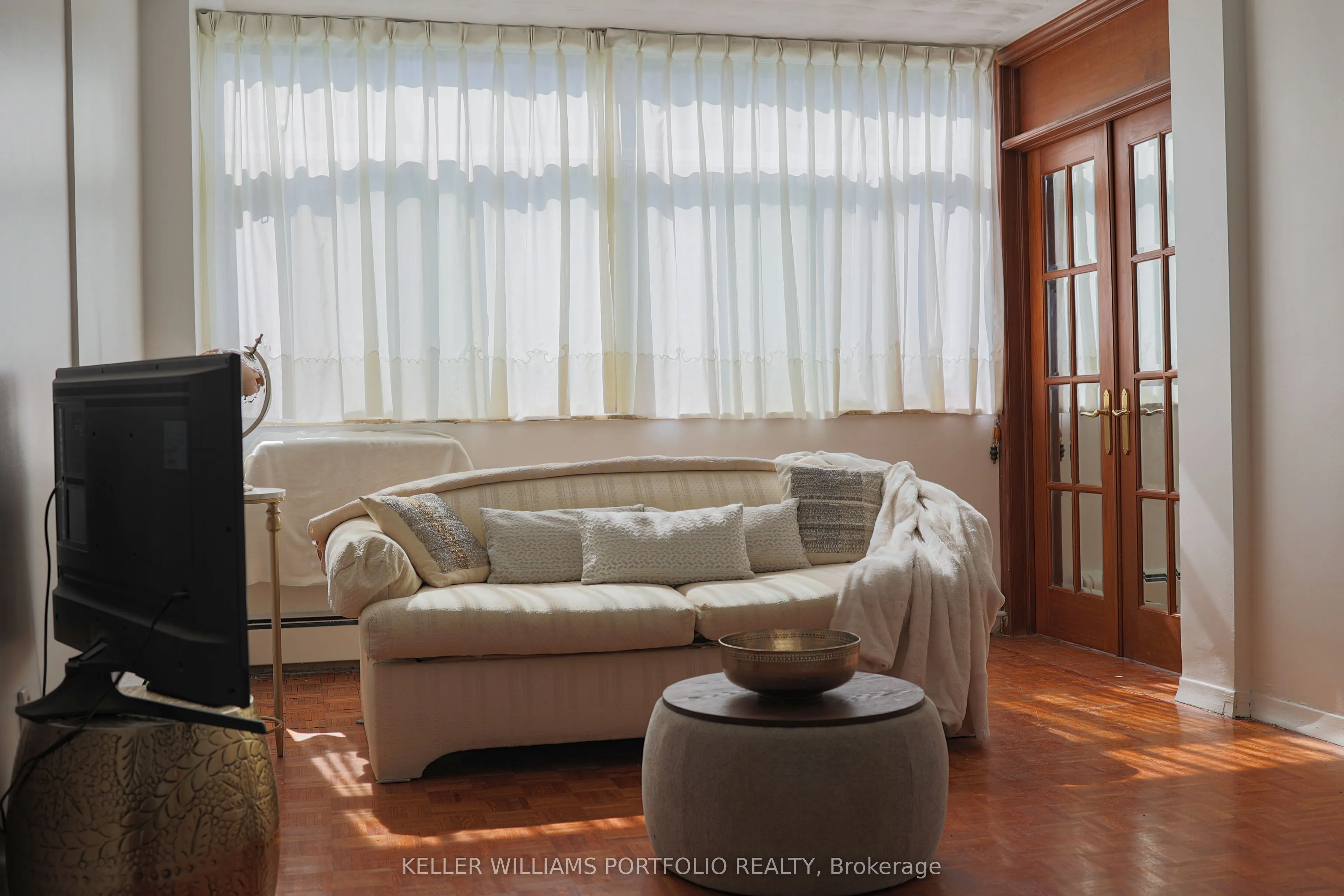 335 Lonsdale Road, #510