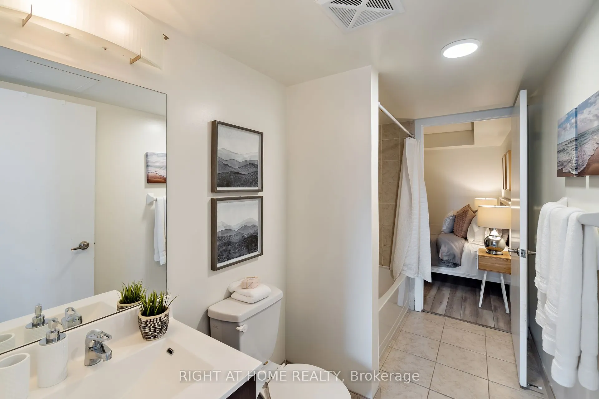 38 Joe Shuster Way, #1322