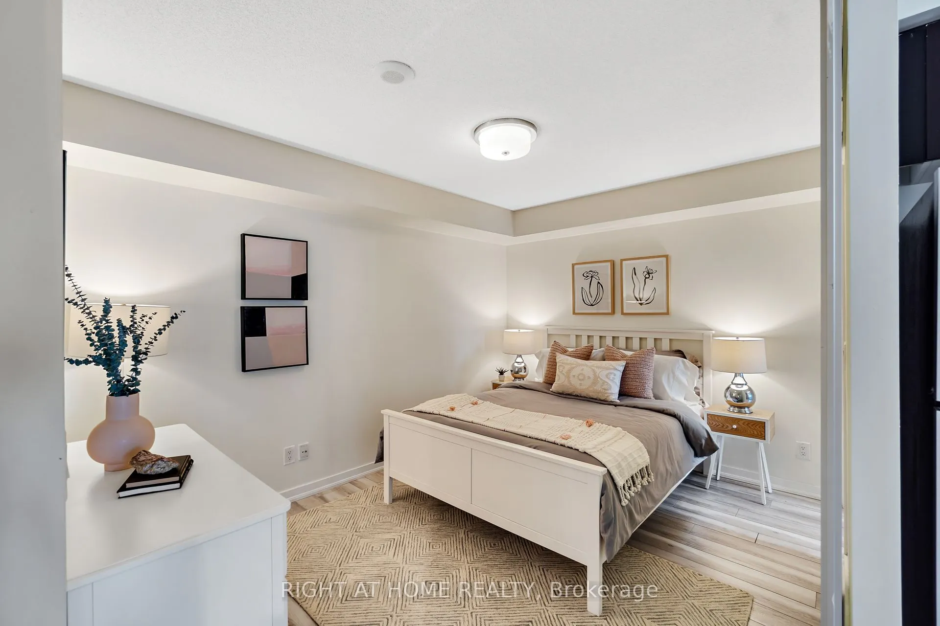 38 Joe Shuster Way, #1322