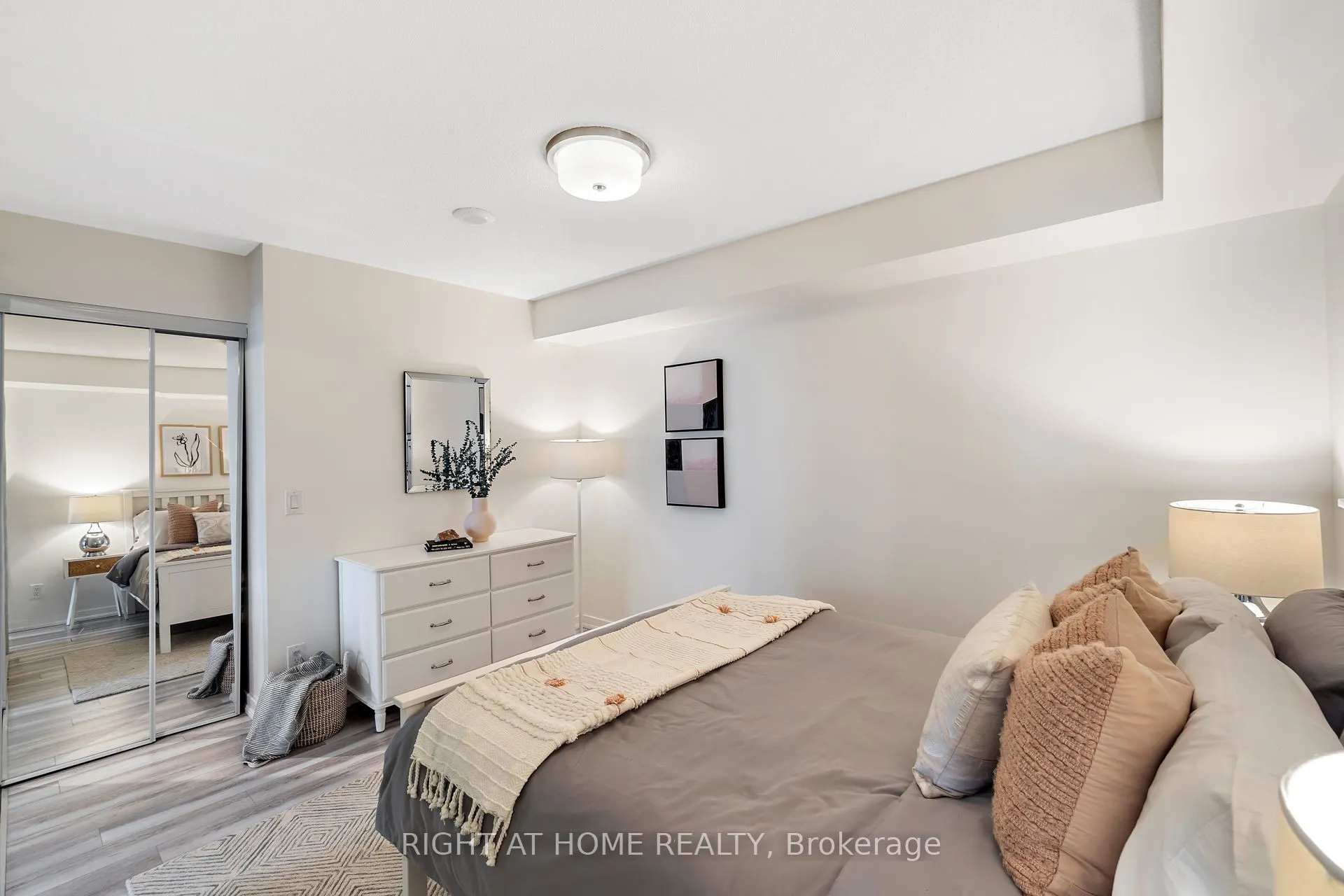 38 Joe Shuster Way, #1322