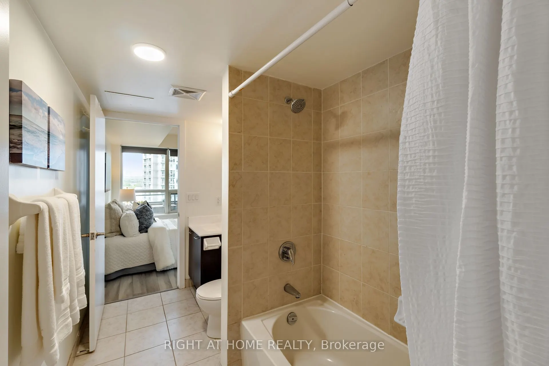 38 Joe Shuster Way, #1322
