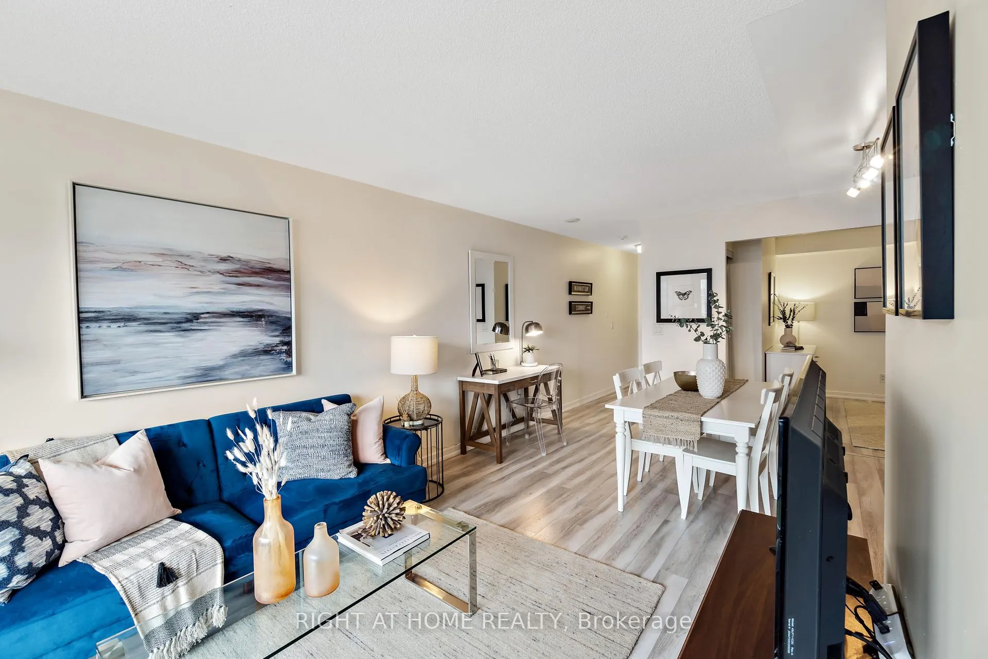 38 Joe Shuster Way, #1322