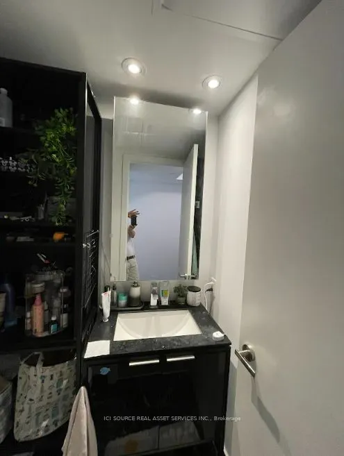 77 Shuter Street, #730