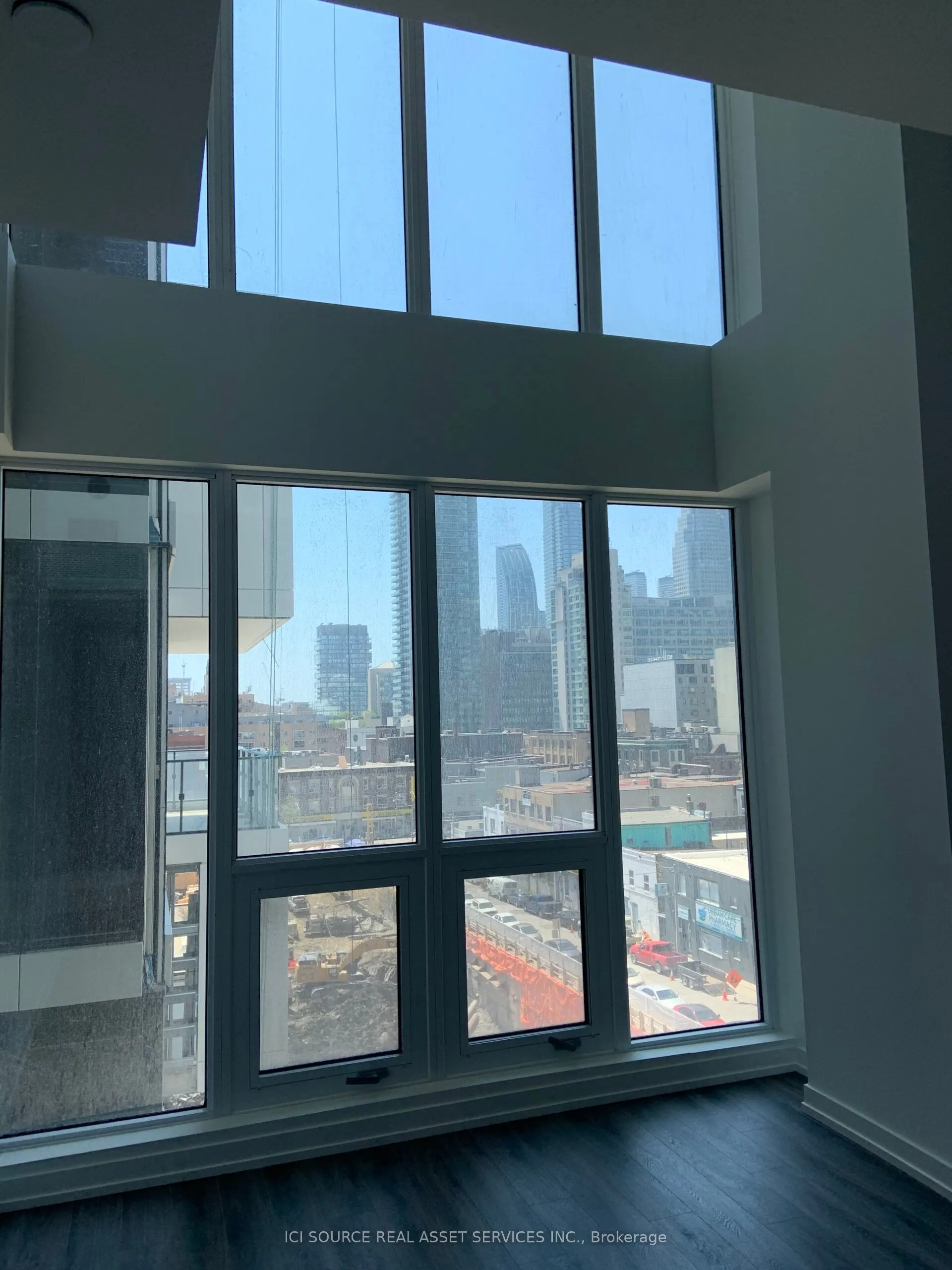 77 Shuter Street, #730