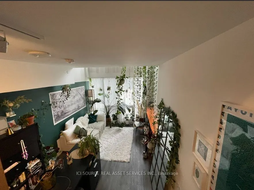 77 Shuter Street, #730