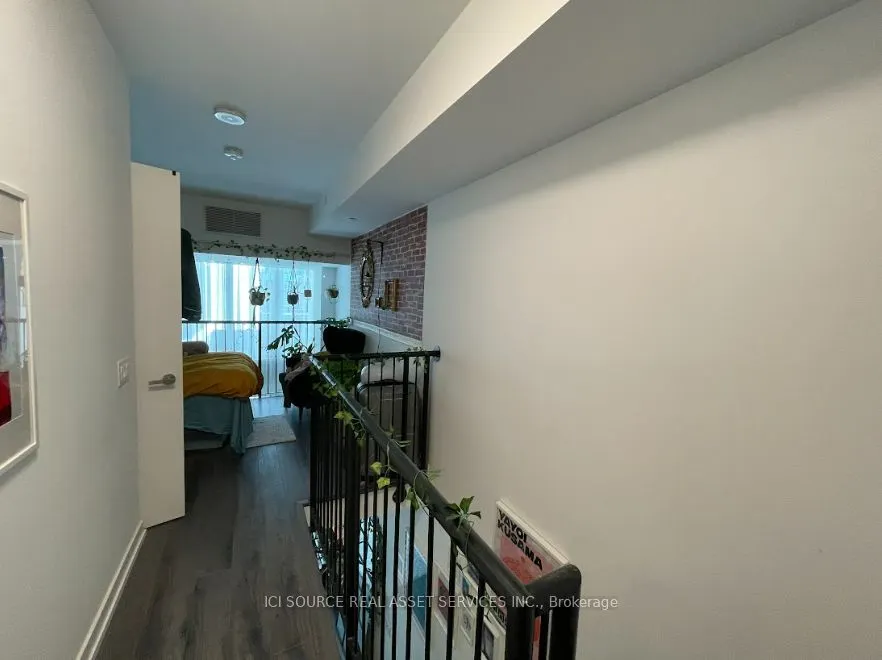 77 Shuter Street, #730