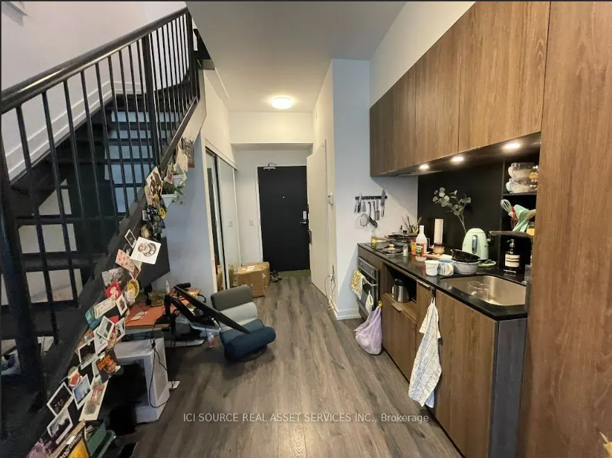 77 Shuter Street, #730