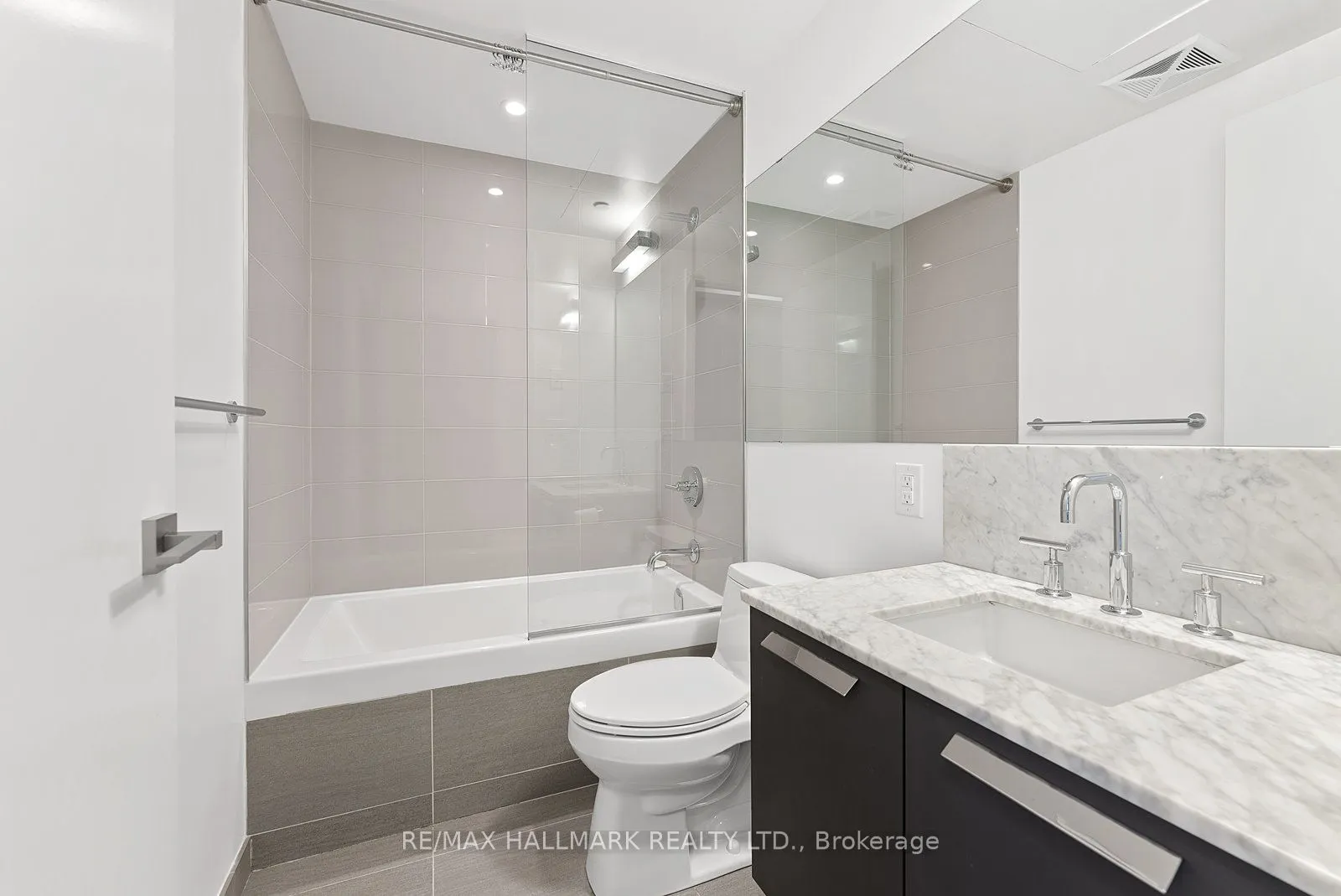 50 Charles Street E, #601