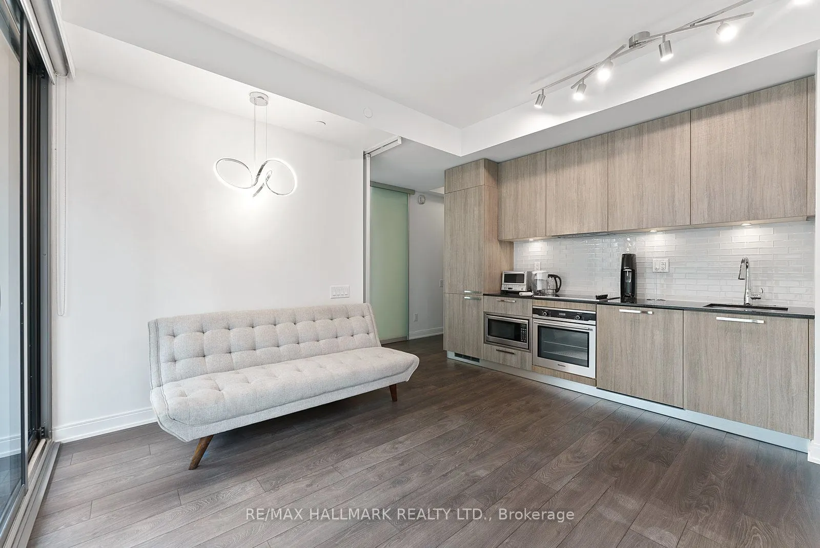 50 Charles Street E, #601