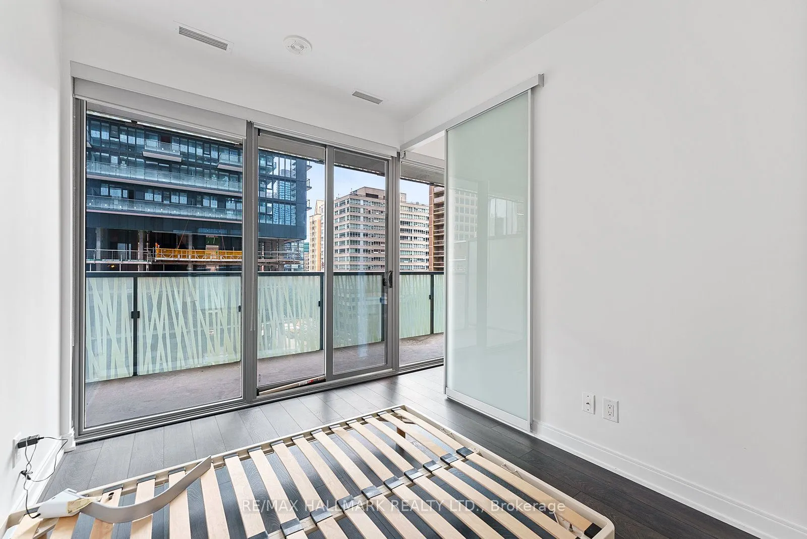 50 Charles Street E, #601