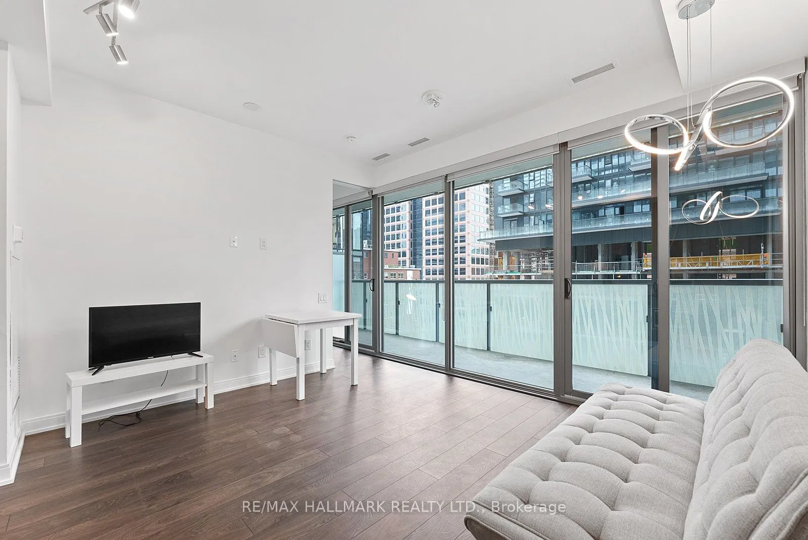 50 Charles Street E, #601