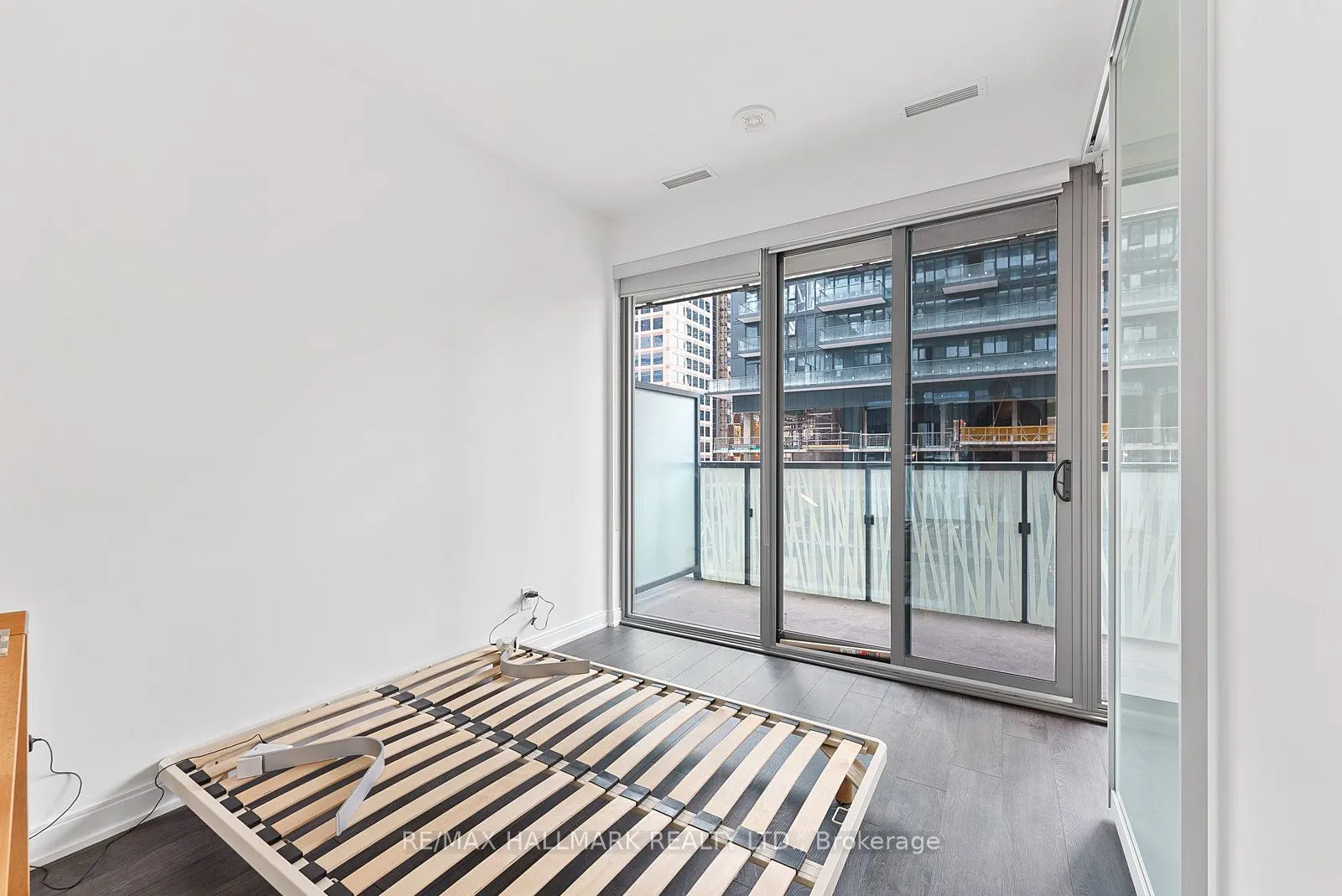 50 Charles Street E, #601