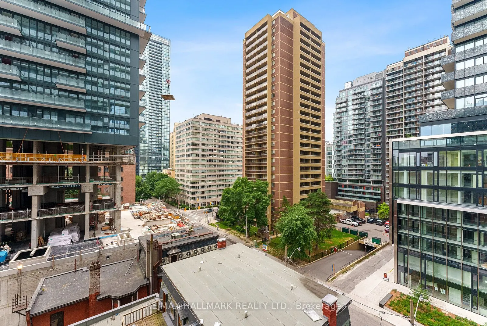 50 Charles Street E, #601