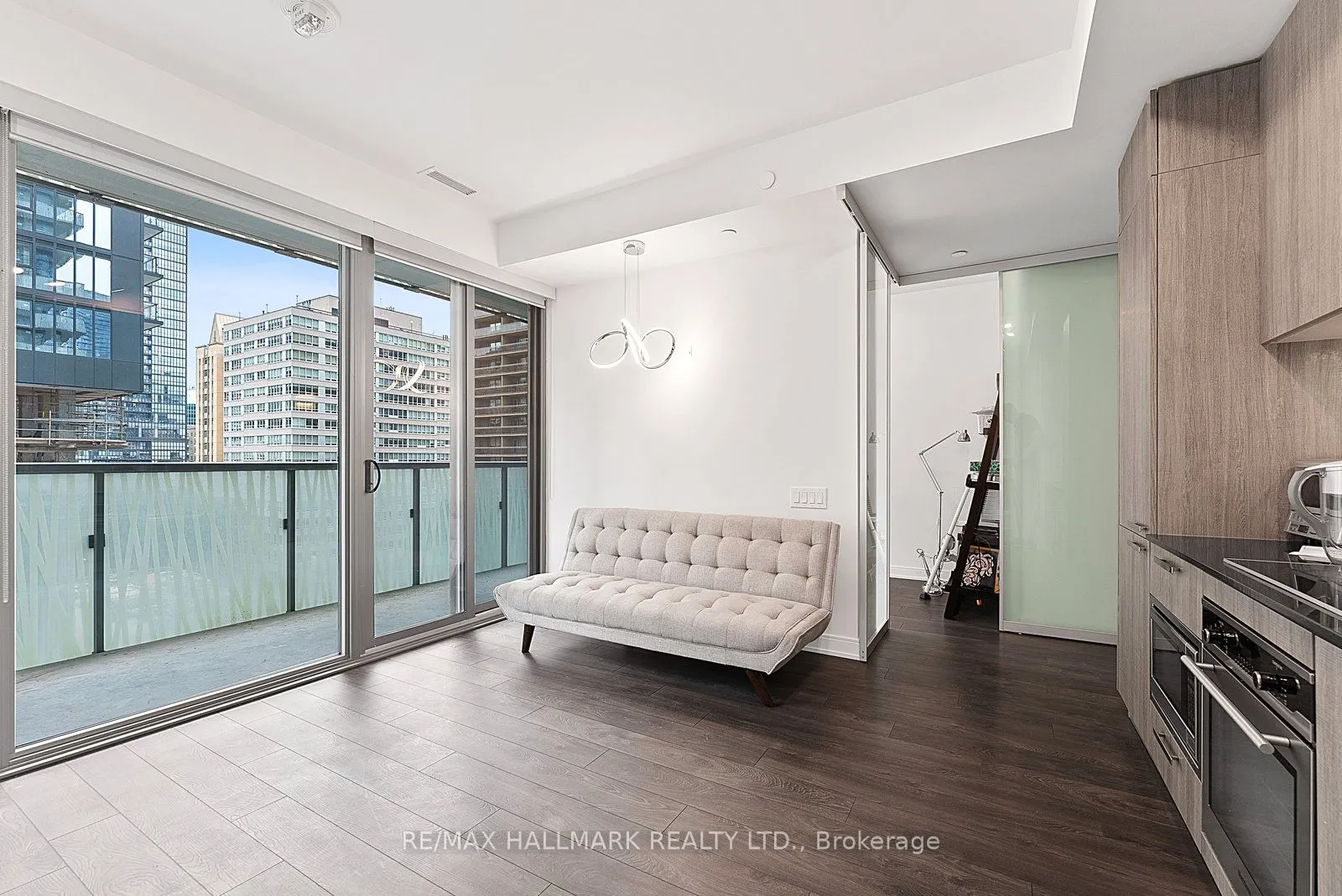 50 Charles Street E, #601