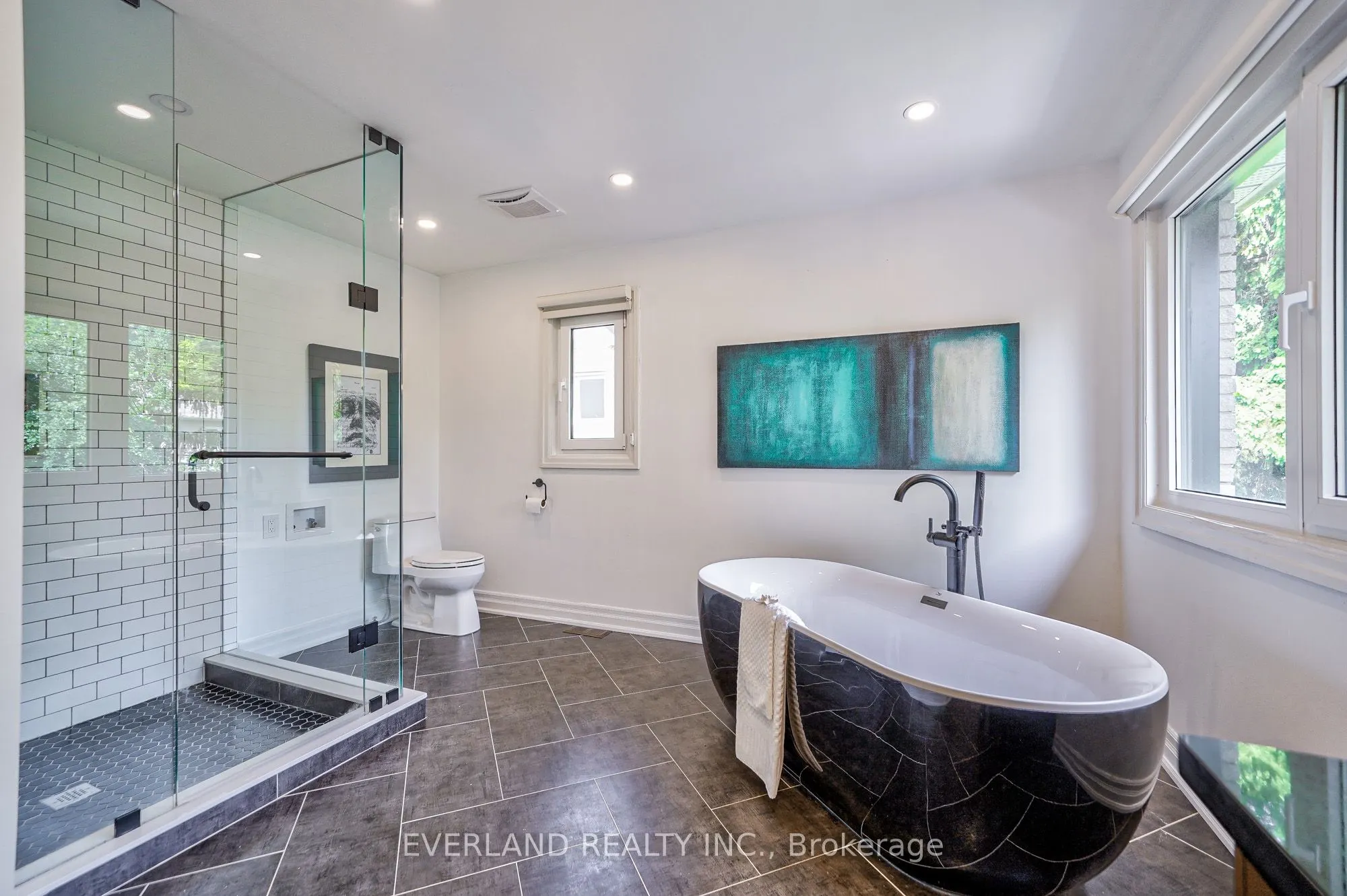 6 Lailey Crescent