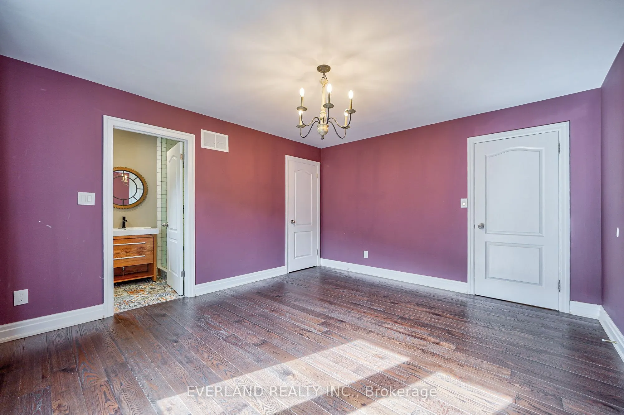 6 Lailey Crescent