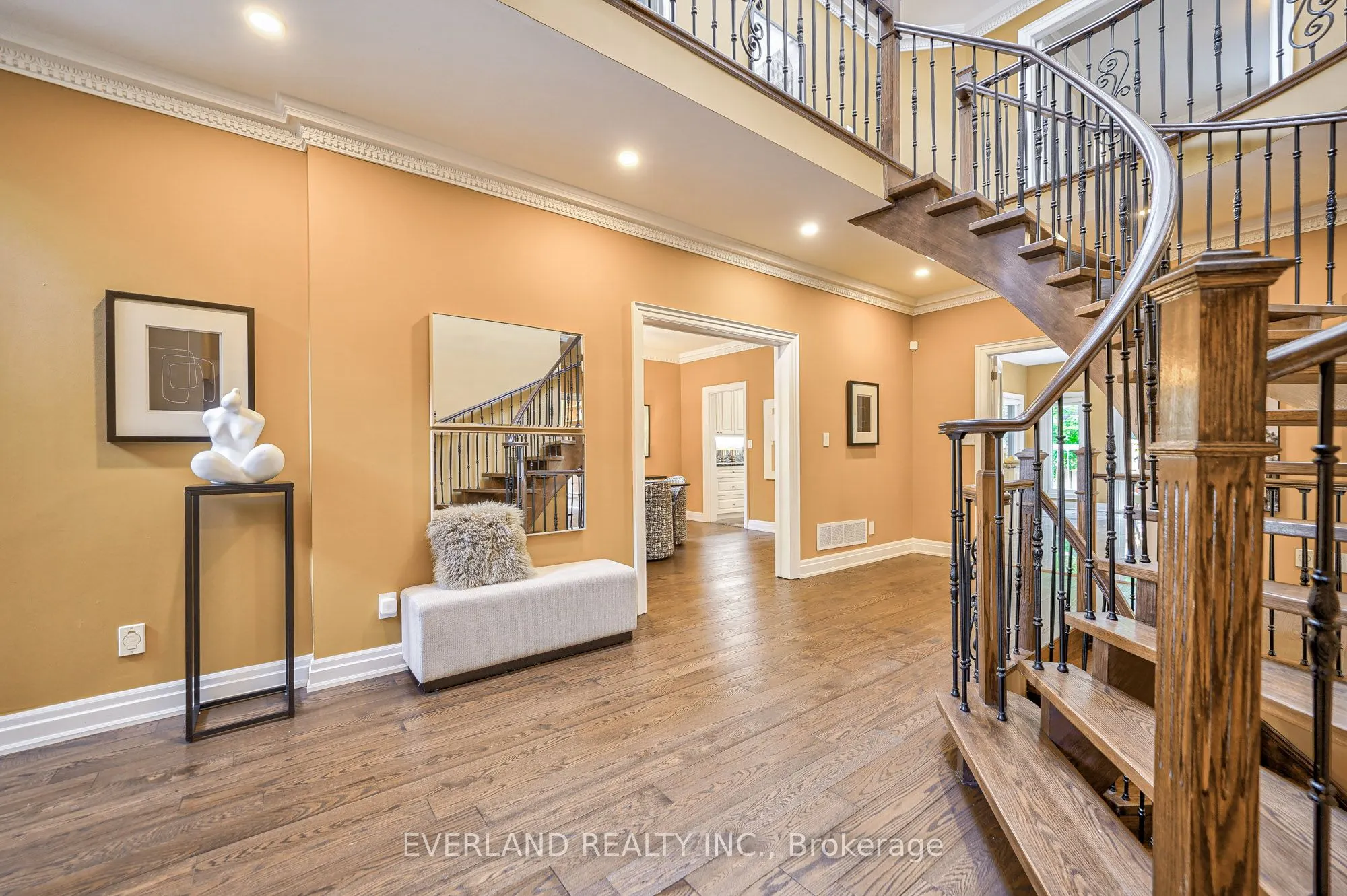 6 Lailey Crescent