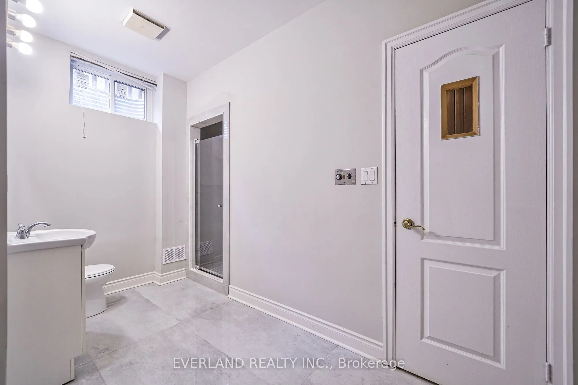 6 Lailey Crescent