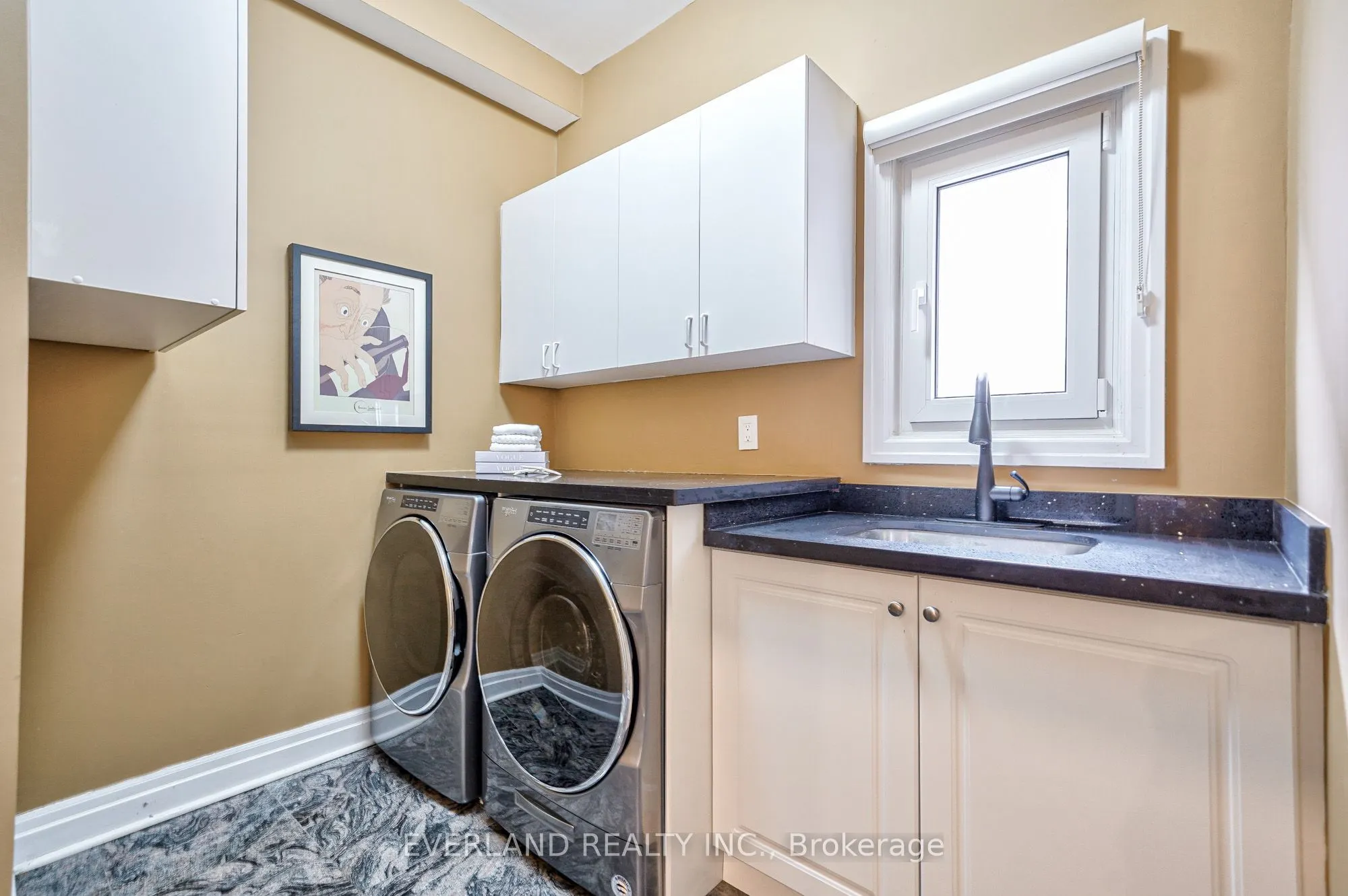 6 Lailey Crescent