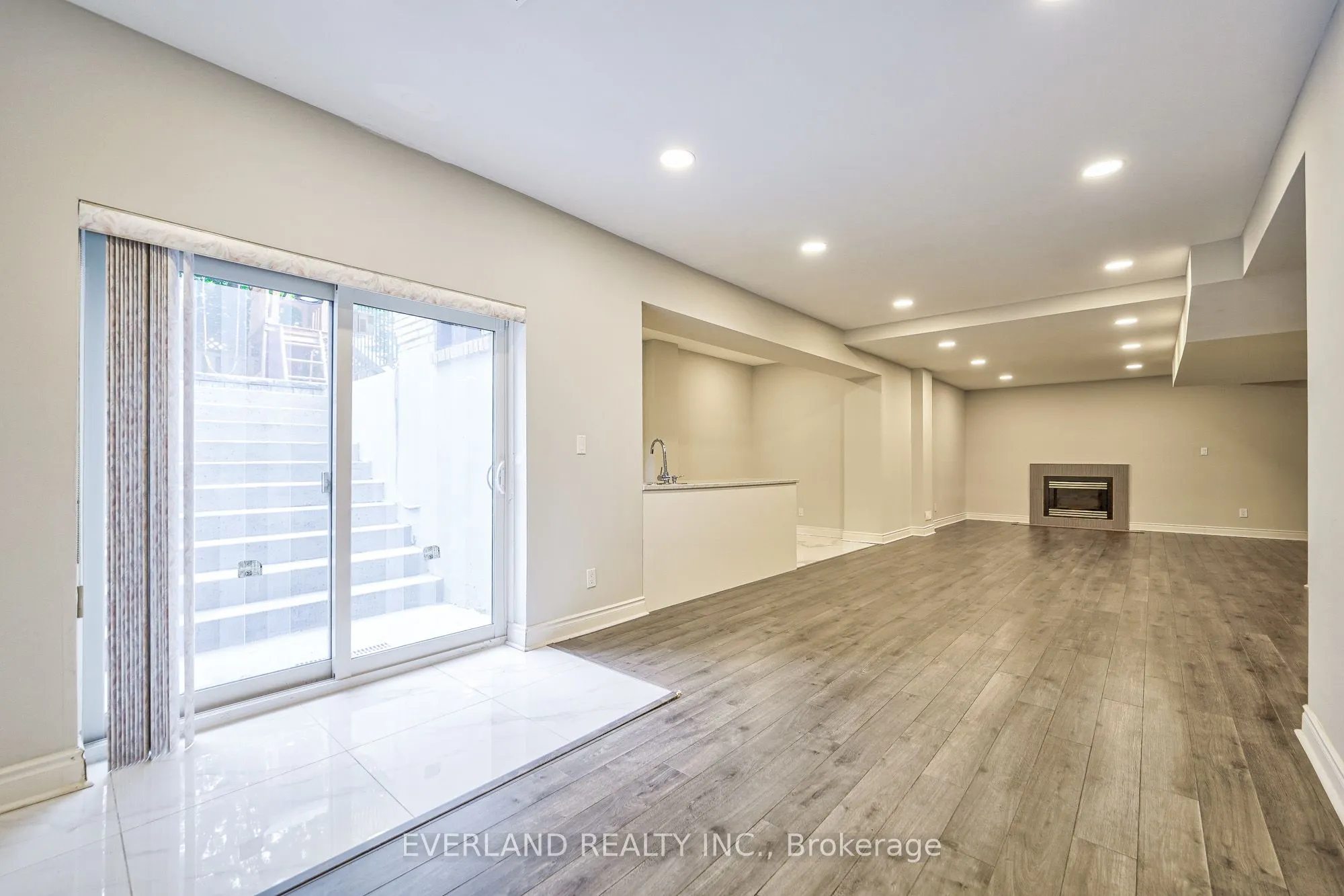 6 Lailey Crescent