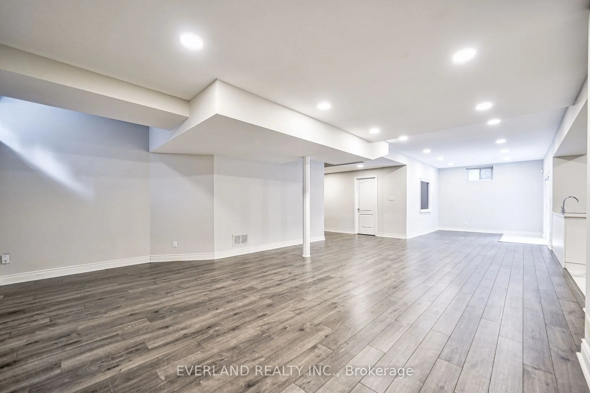 6 Lailey Crescent