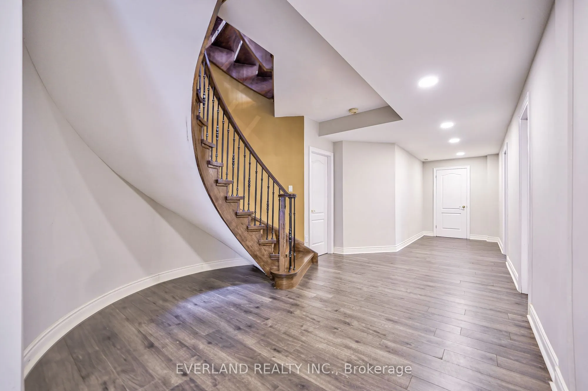 6 Lailey Crescent