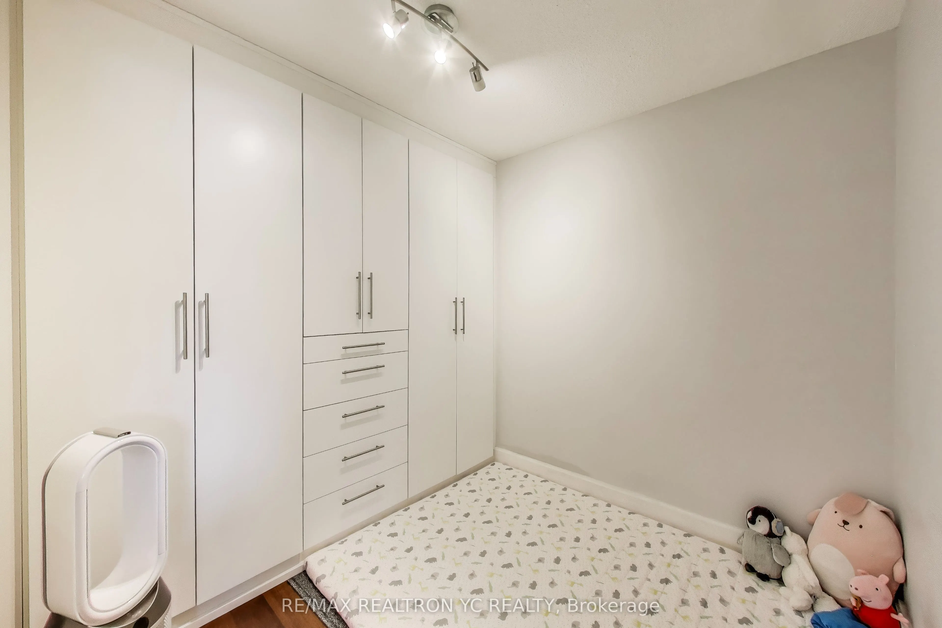 676 Sheppard Avenue E #415